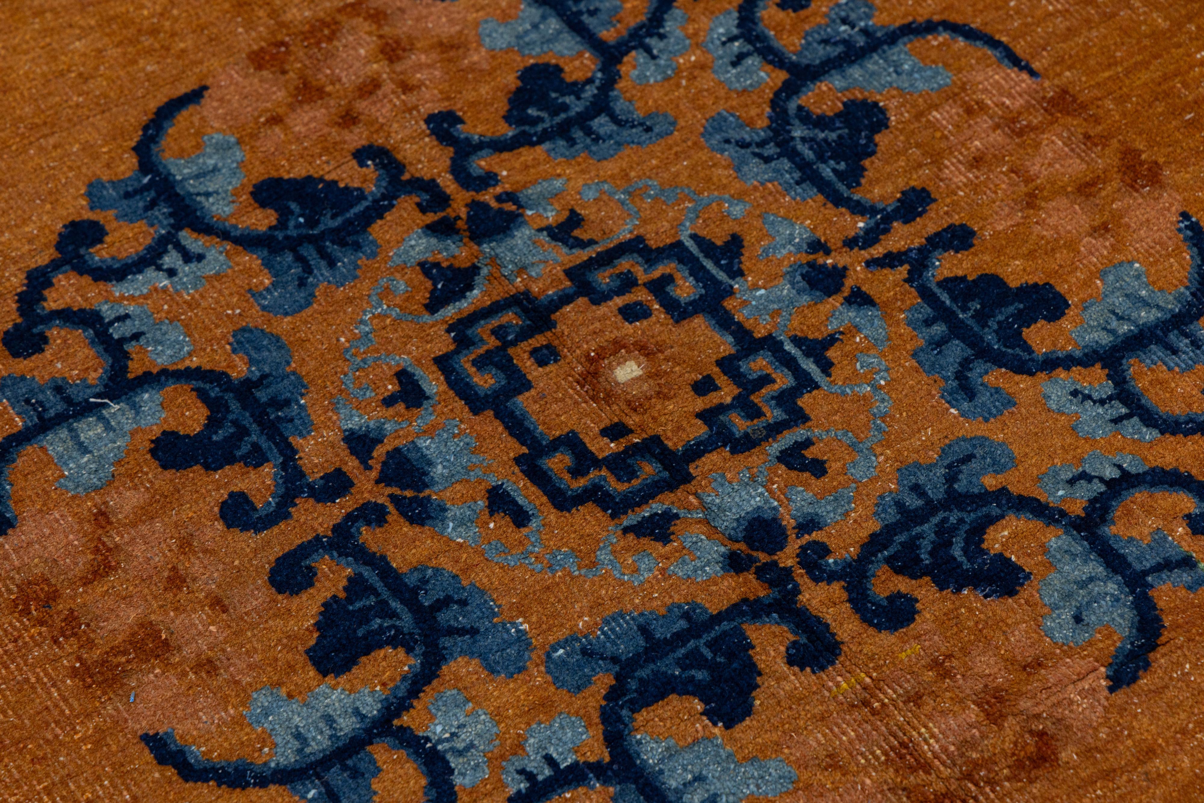 Chinois Room Size Antique Chinese Wool Rug In warm Brown With Mythical Motifs (Tapis chinois ancien en laine avec des motifs mythiques) en vente