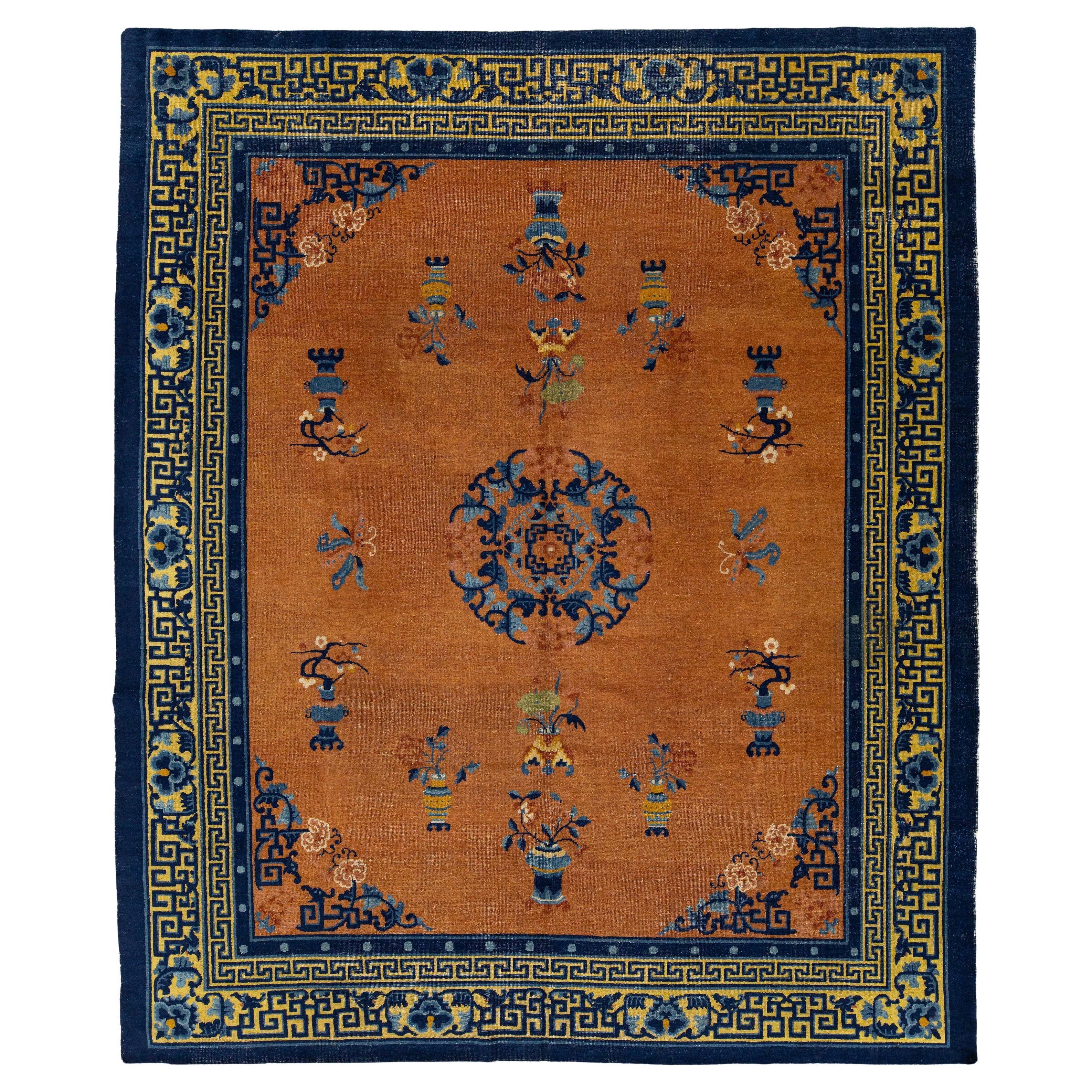 Room Size Antique Chinese Wool Rug In warm Brown With Mythical Motifs (Tapis chinois ancien en laine avec des motifs mythiques) en vente