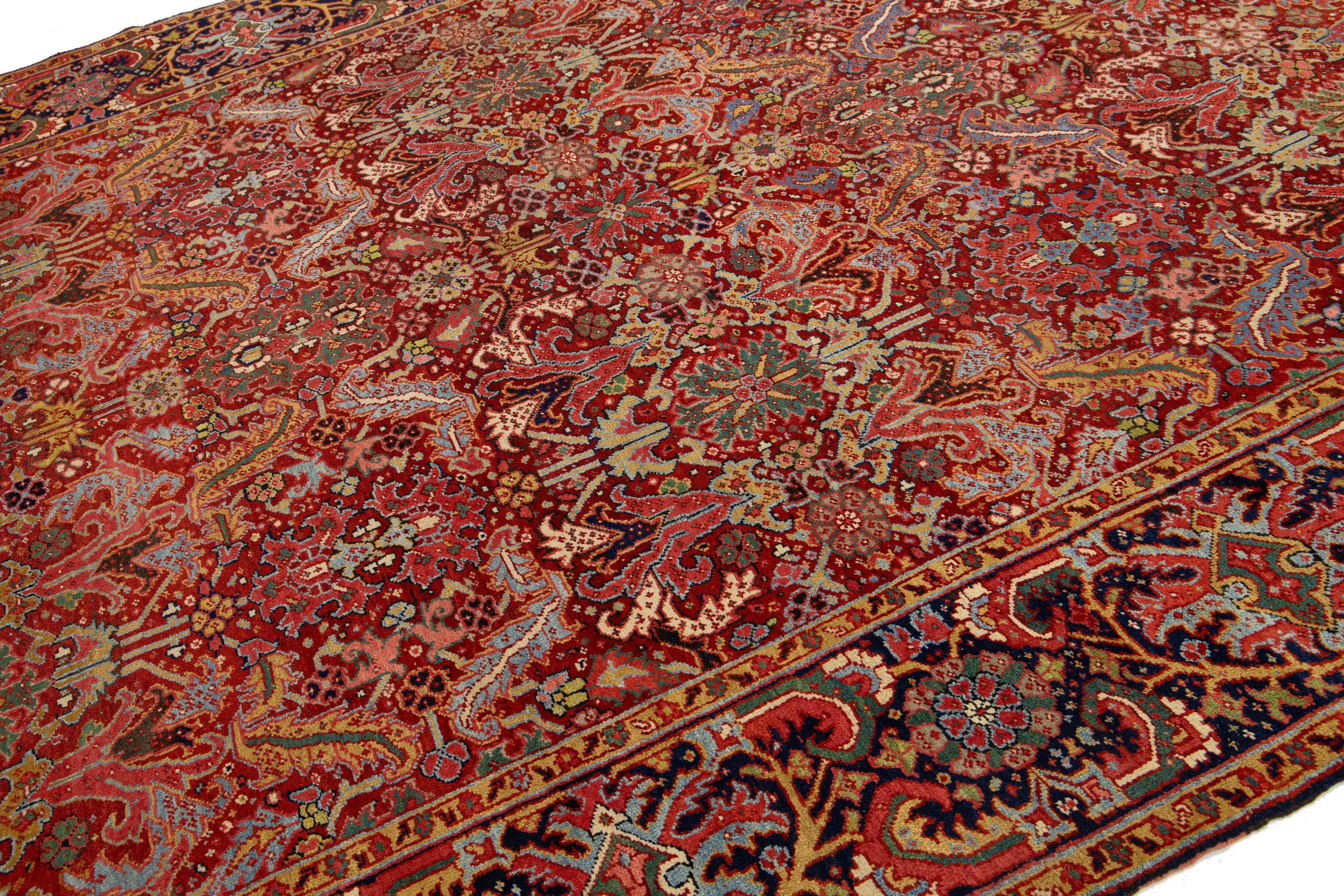 Antiker persischer Heriz-roter Wollteppich in Zimmergröße mit Allover-Design (Handgeknüpft) im Angebot