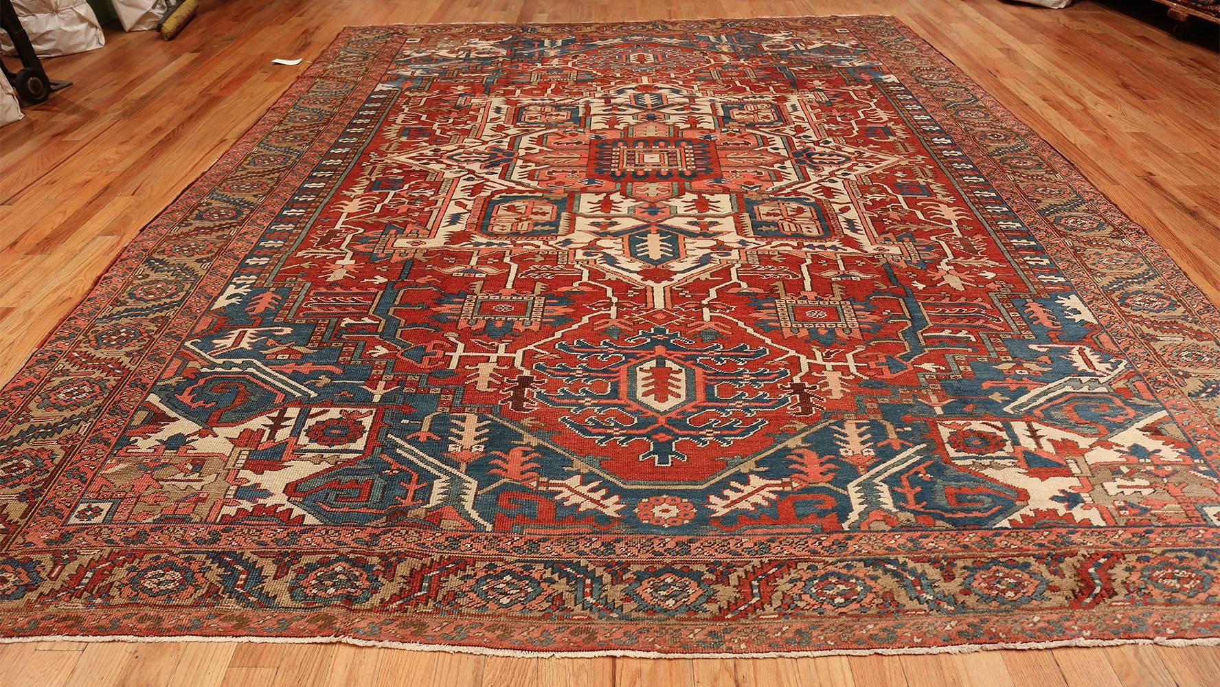 Room Size Antique Persian Heriz Rug. Size: 10 ft x 13 ft (3.05 m x 3.96 m) 4
