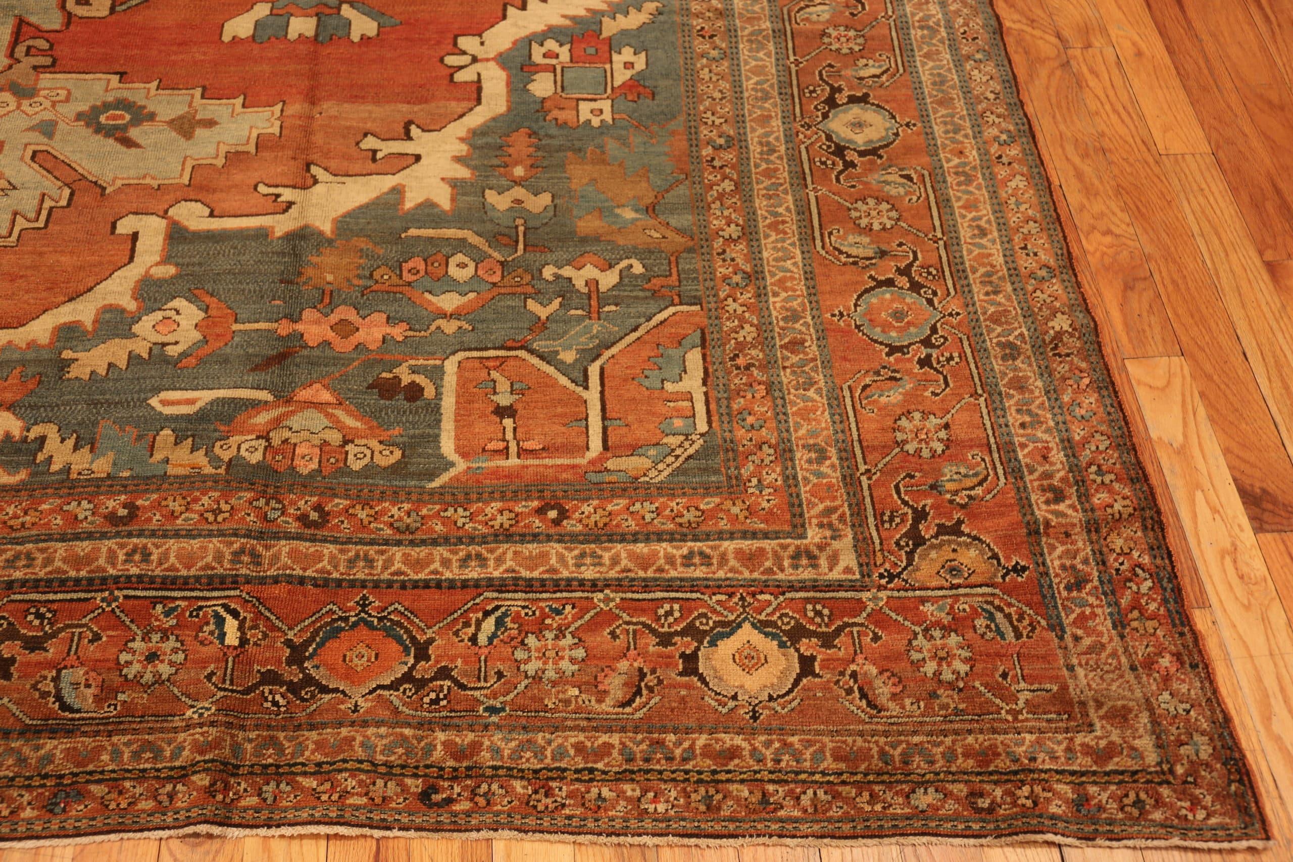 20th Century Antique Persian Serapi Rug. Size: 10 ft 7 in x 12 ft 2 in For Sale