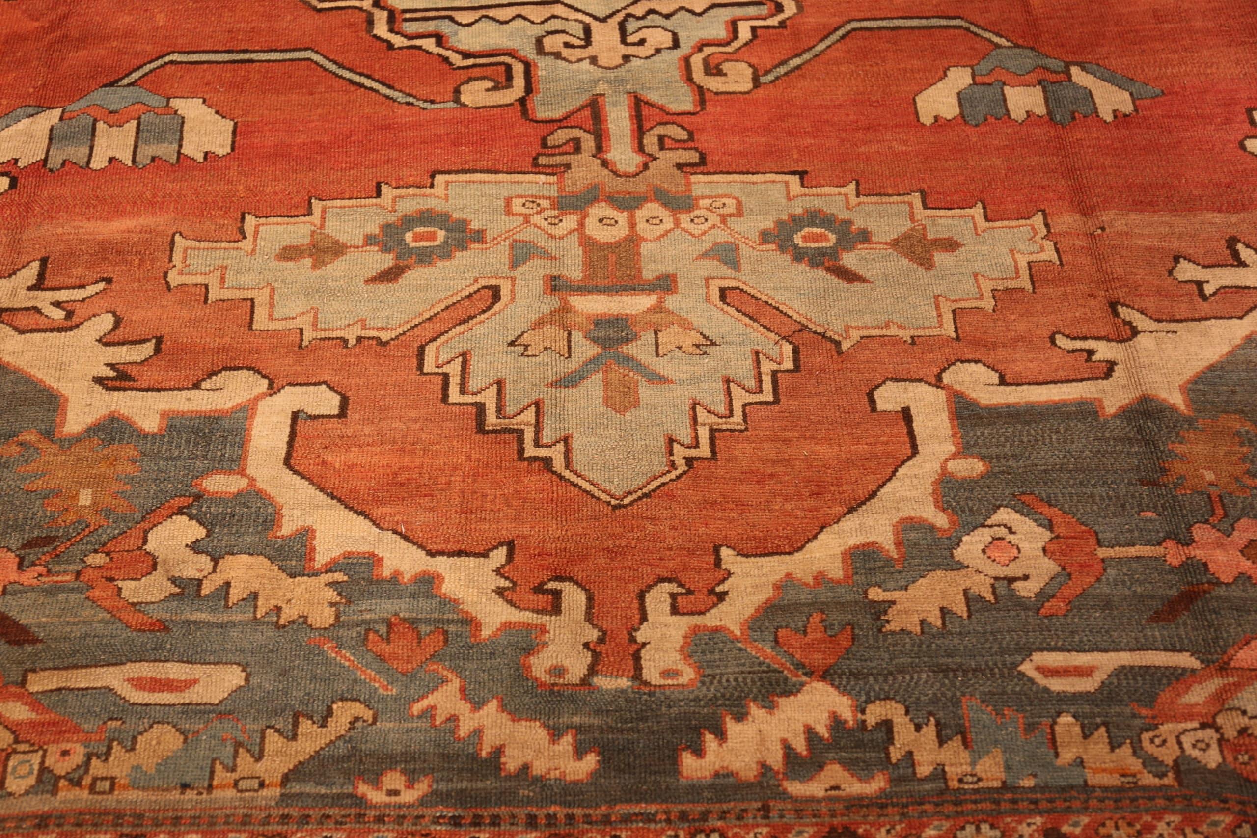 Wool Antique Persian Serapi Rug. Size: 10 ft 7 in x 12 ft 2 in For Sale