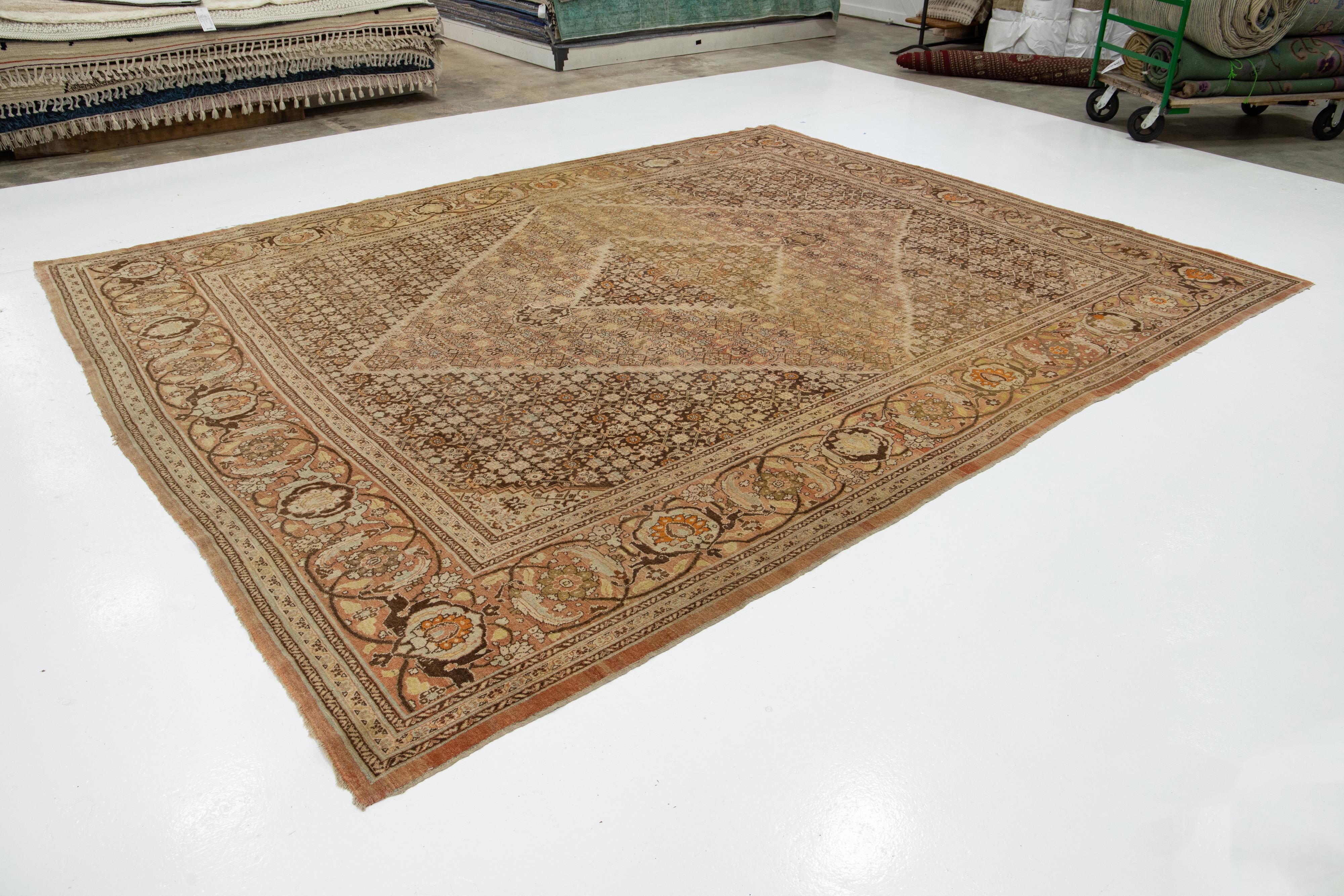 Persiano Tappeto antico Tabriz persiano in lana marrone del '900, dimensioni della stanza in vendita