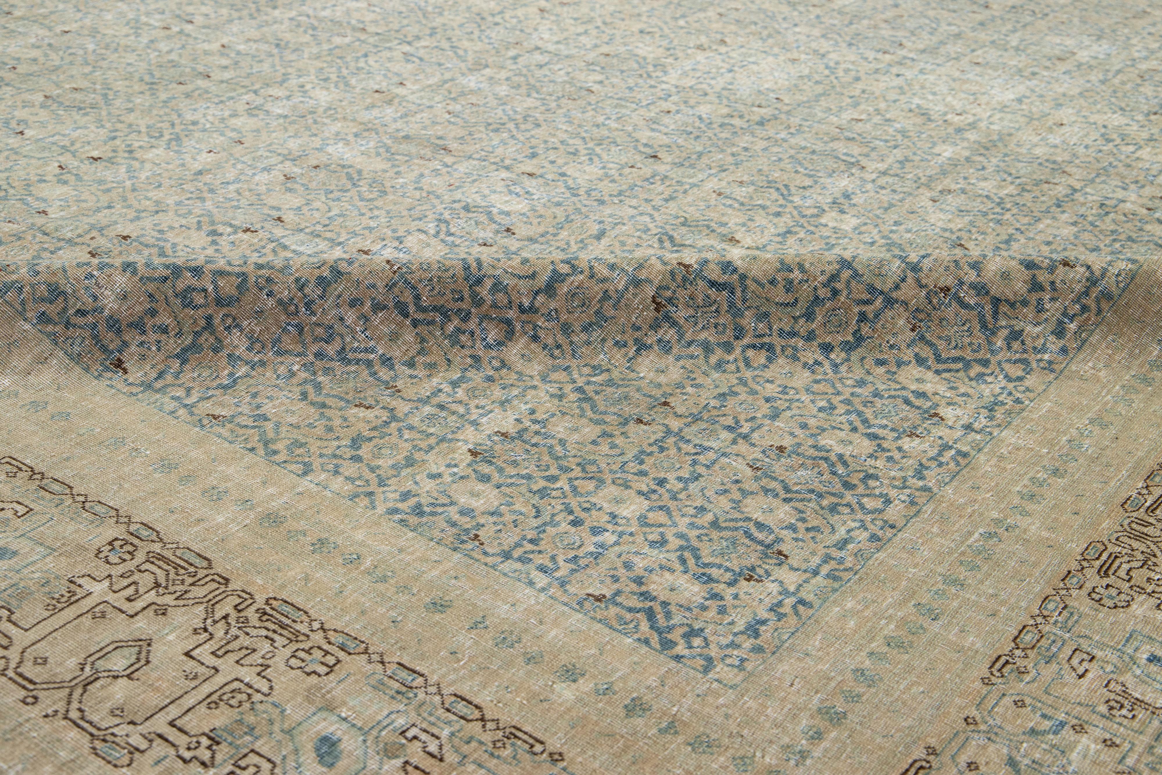 Antiker persischer Täbris-Wollteppich in Blau mit Allover-Muster in Zimmergröße im Angebot 2