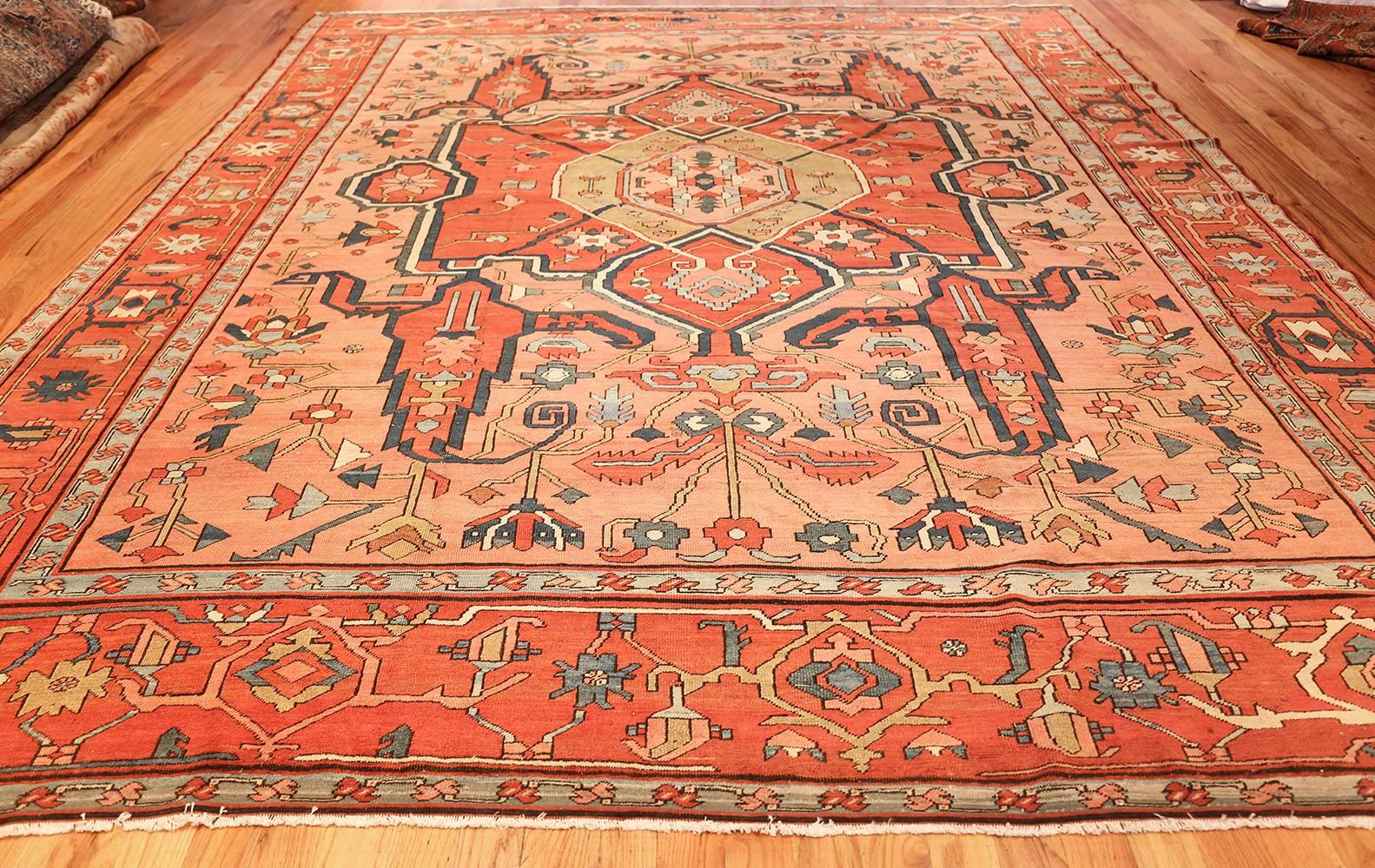 Antique Serapi Persian Rug. Size: 9 ft 10 in x 12 ft  For Sale 2