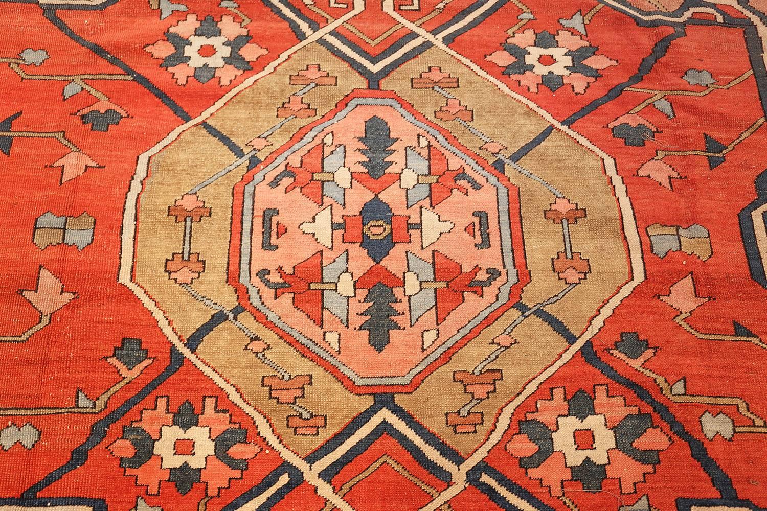 19th Century Antique Serapi Persian Rug. Size: 9 ft 10 in x 12 ft  For Sale