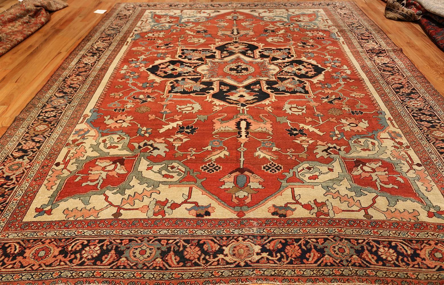 20th Century Antique Serapi Persian Rug. Size: 9 ft x 10 ft 9 in  For Sale
