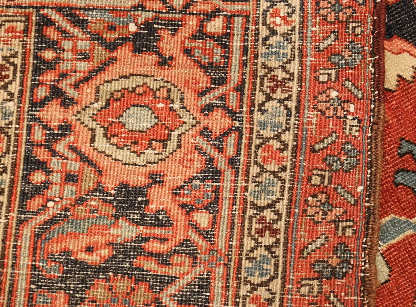 Antique Serapi Persian Rug. Size: 9 ft x 10 ft 9 in  For Sale 2