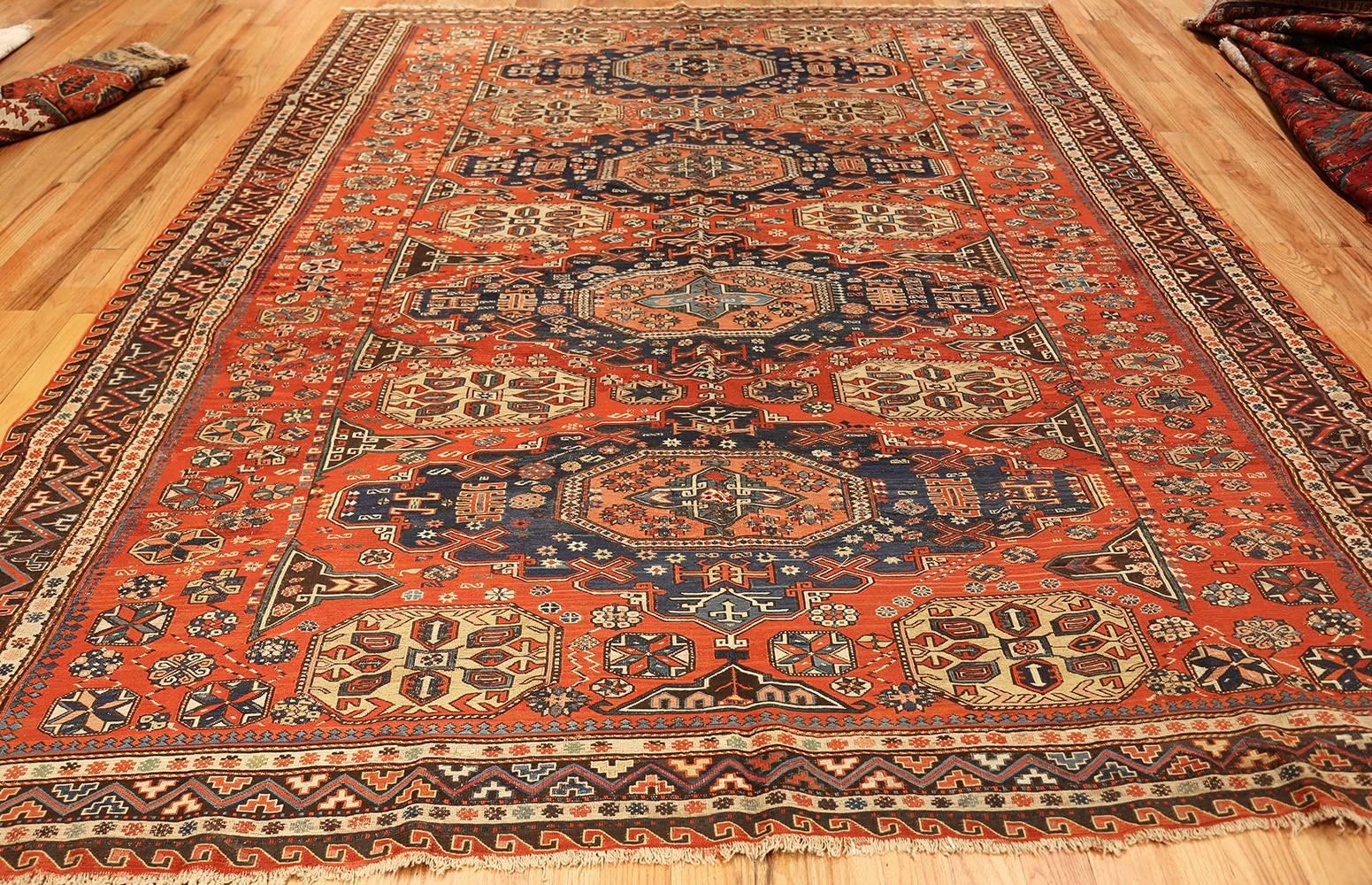 Antique Soumak Caucasian Rug. Size: 8 ft 2 in x 10 ft 2 in For Sale 3