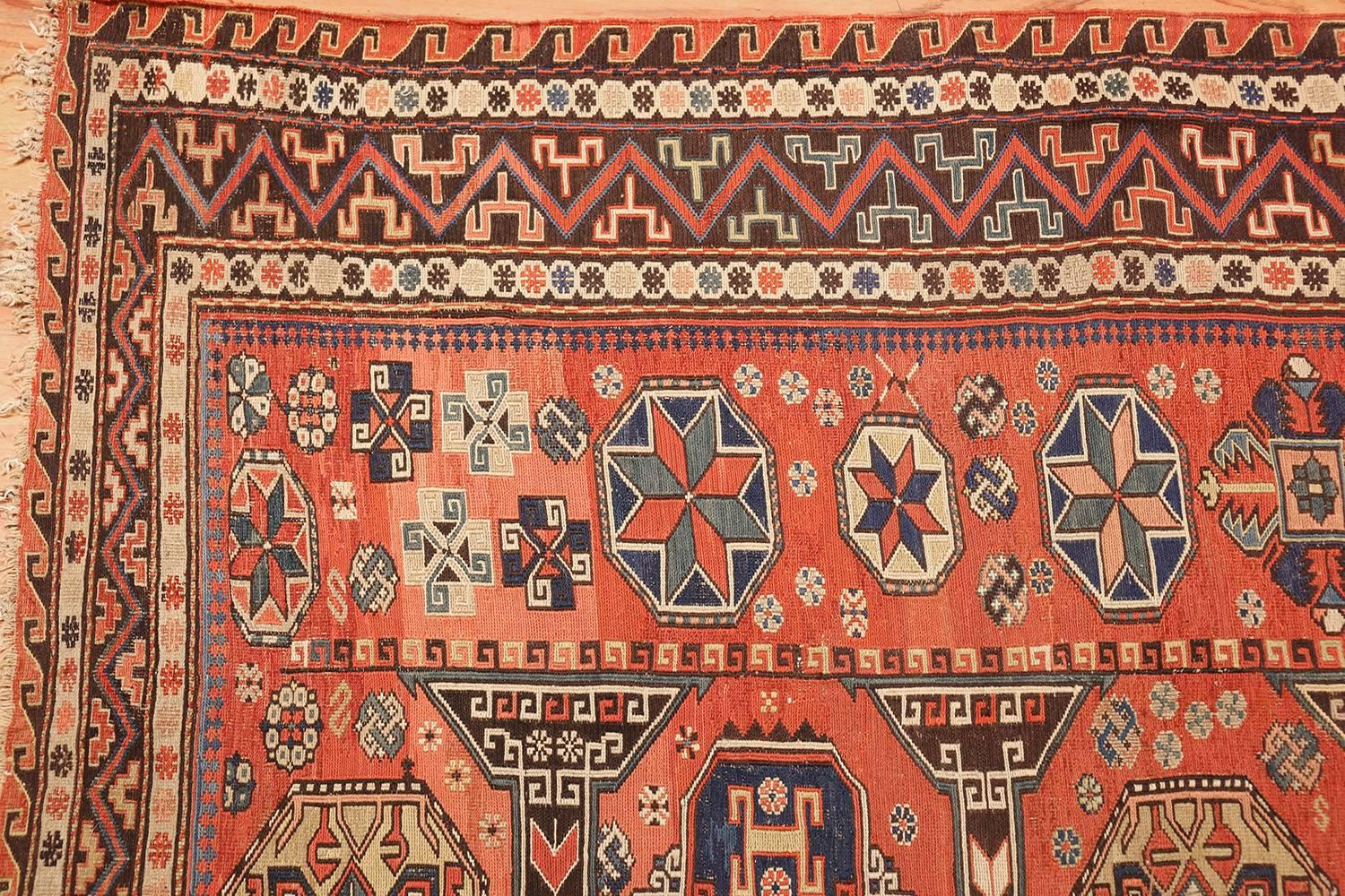 Hand-Woven Antique Soumak Caucasian Rug. Size: 8 ft 2 in x 10 ft 2 in For Sale