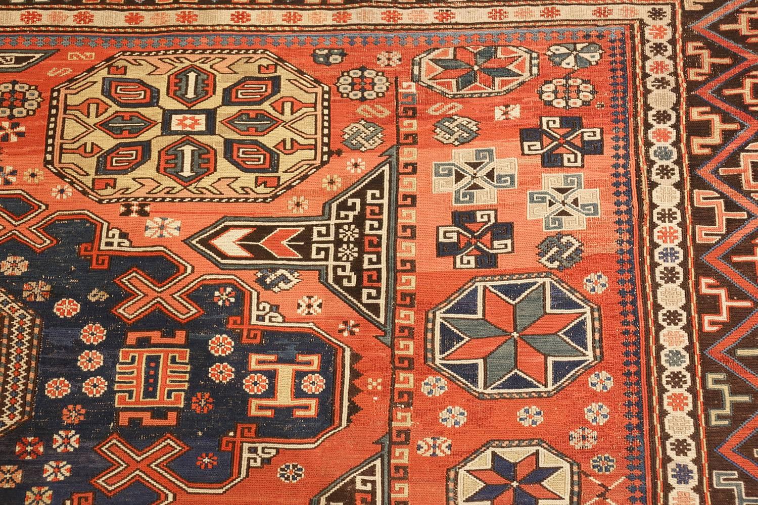 20th Century Antique Soumak Caucasian Rug. Size: 8 ft 2 in x 10 ft 2 in For Sale