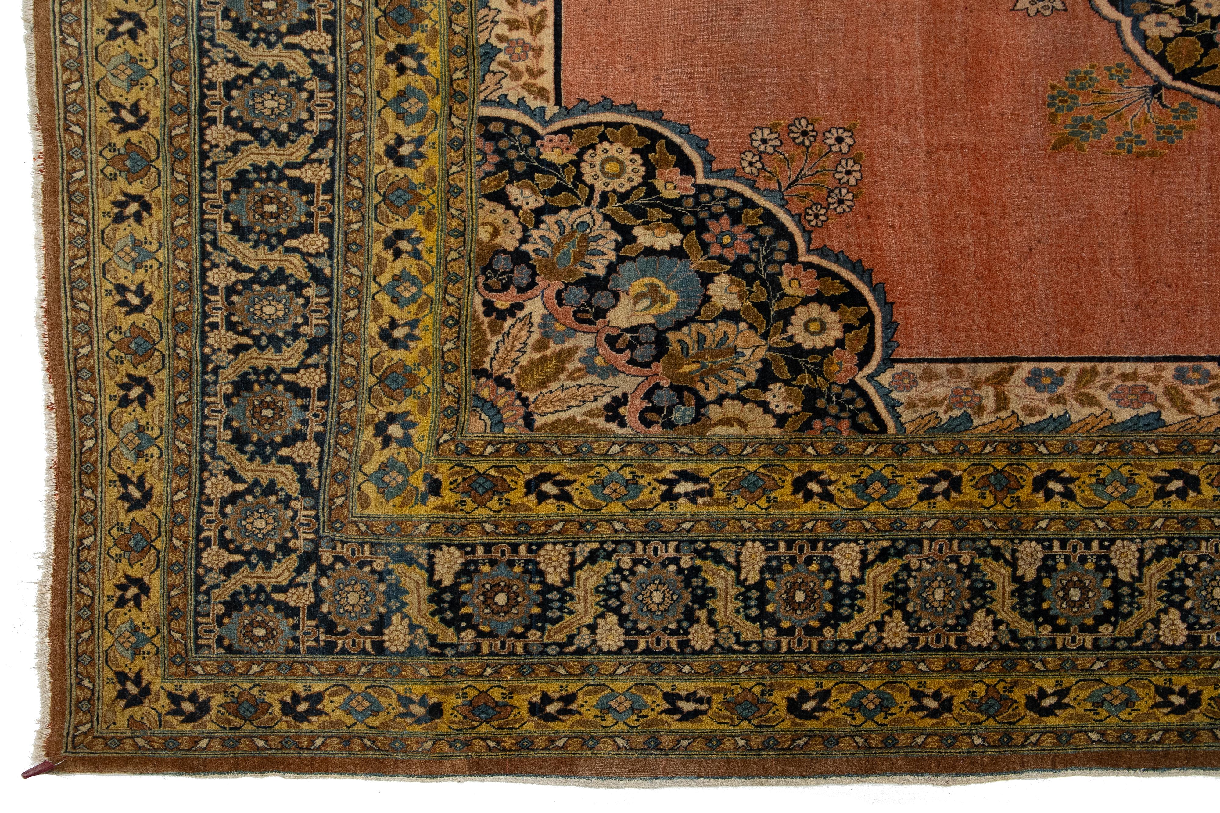 Laine Tapis Tabriz ancien fait à la main en terre cuite avec un motif central en vente