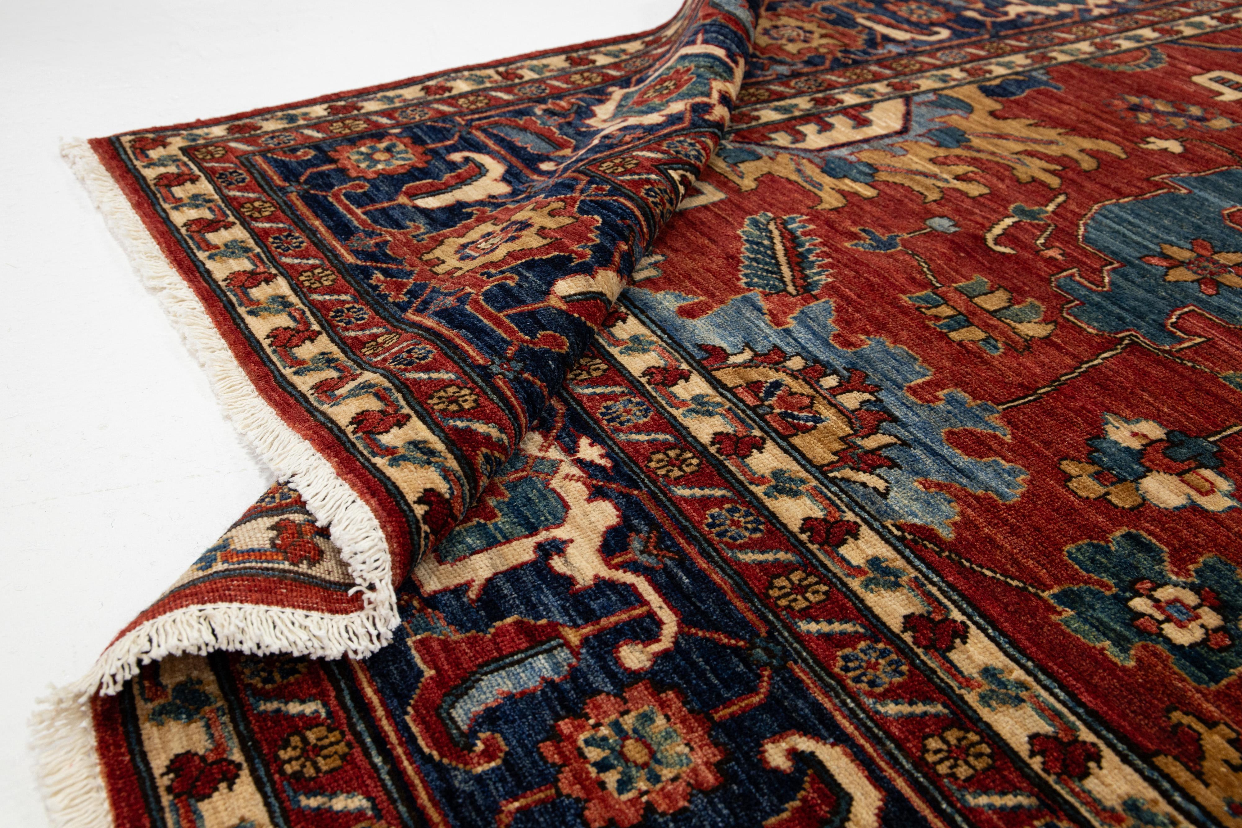 Zimmergröße Zeitgenössischer roter Wollteppich im Serapi-Stil mit floralem Design (Handgeknüpft) im Angebot
