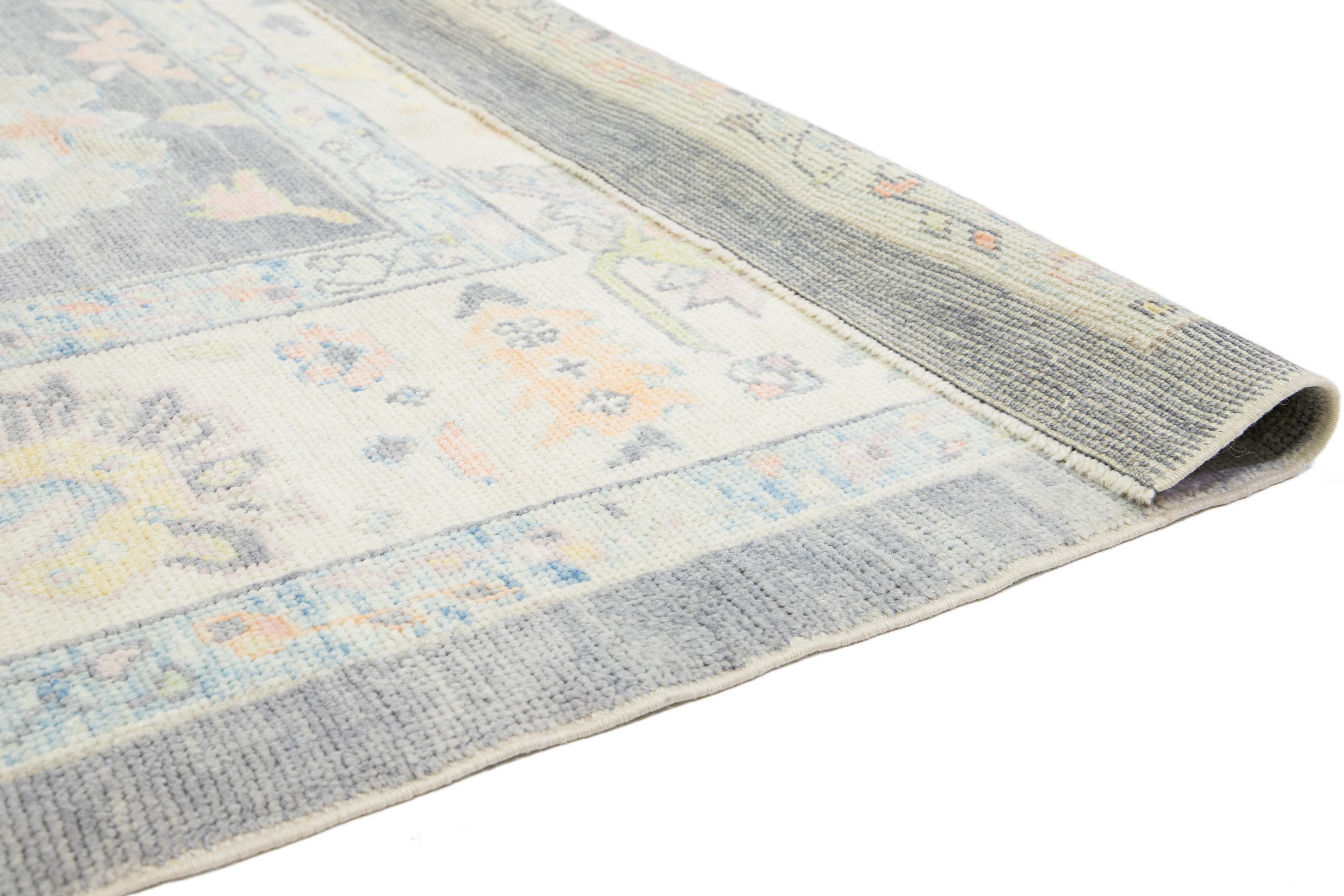 Tamaño de la habitación Alfombra turca contemporánea de lana Oushak floral en gris Turco en venta
