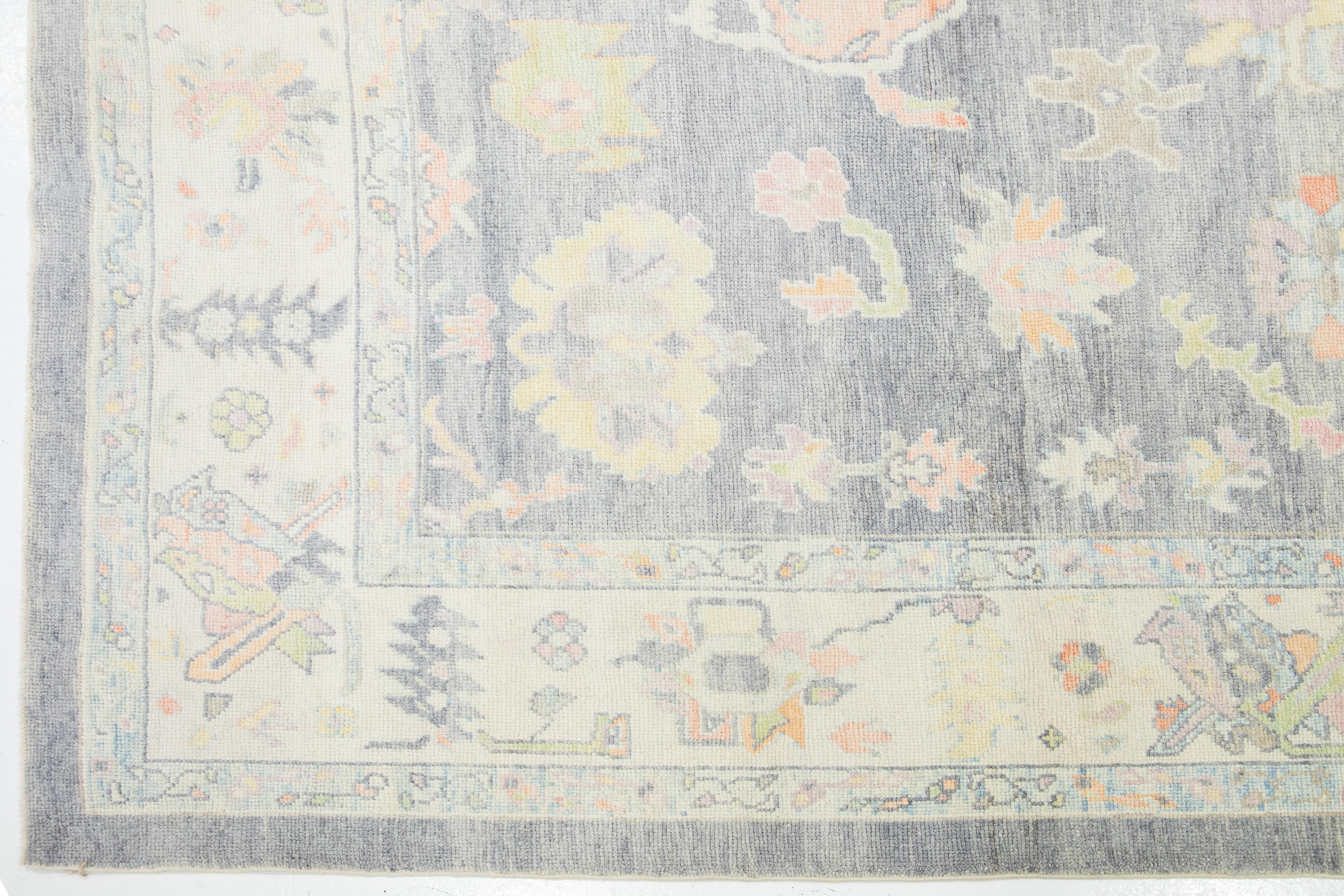 Tamaño de la habitación Alfombra turca contemporánea de lana Oushak floral en gris Lana en venta