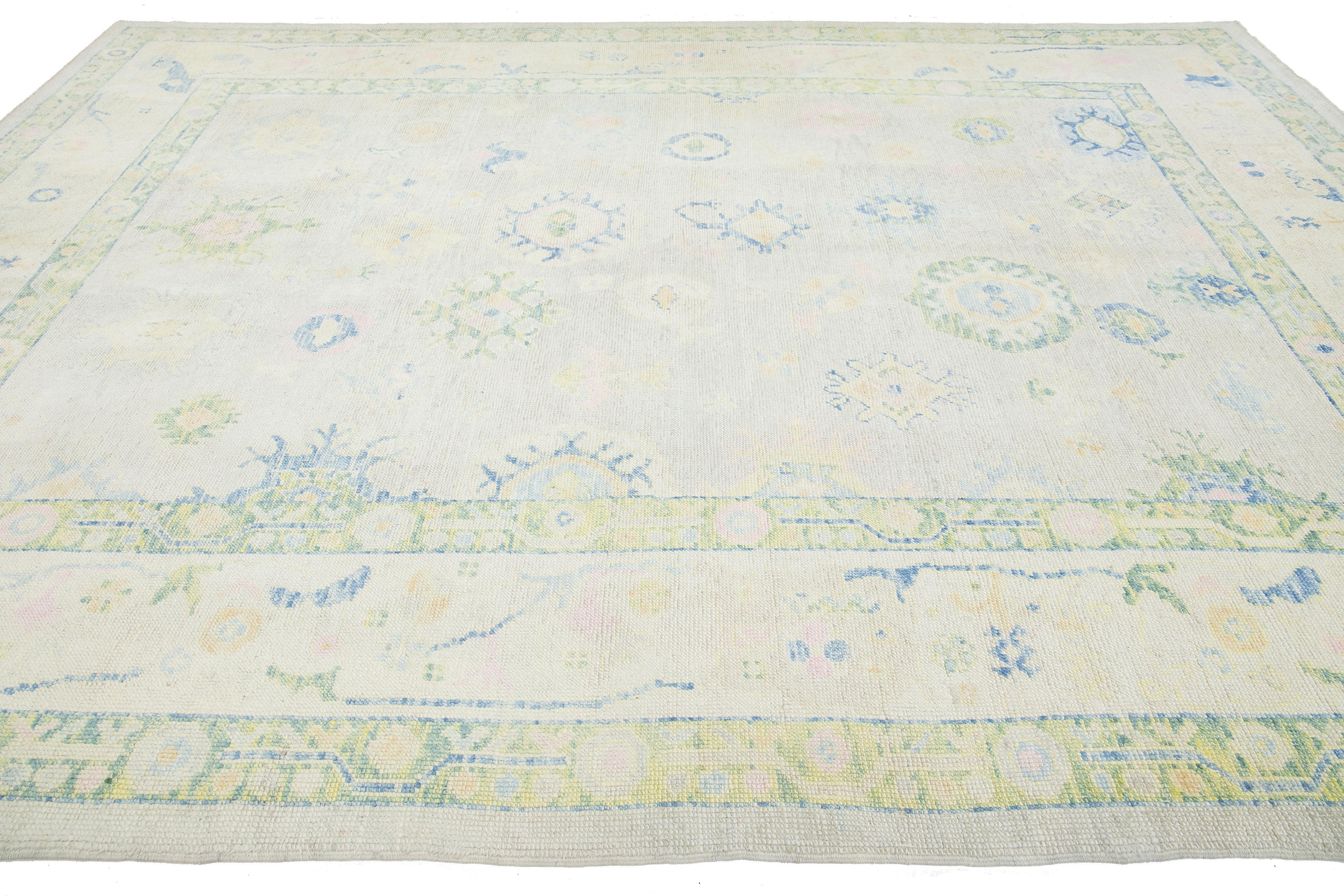 XXIe siècle et contemporain Taille de la pièce Tapis en laine turque Oushak, beige, conçu pour la pièce en vente