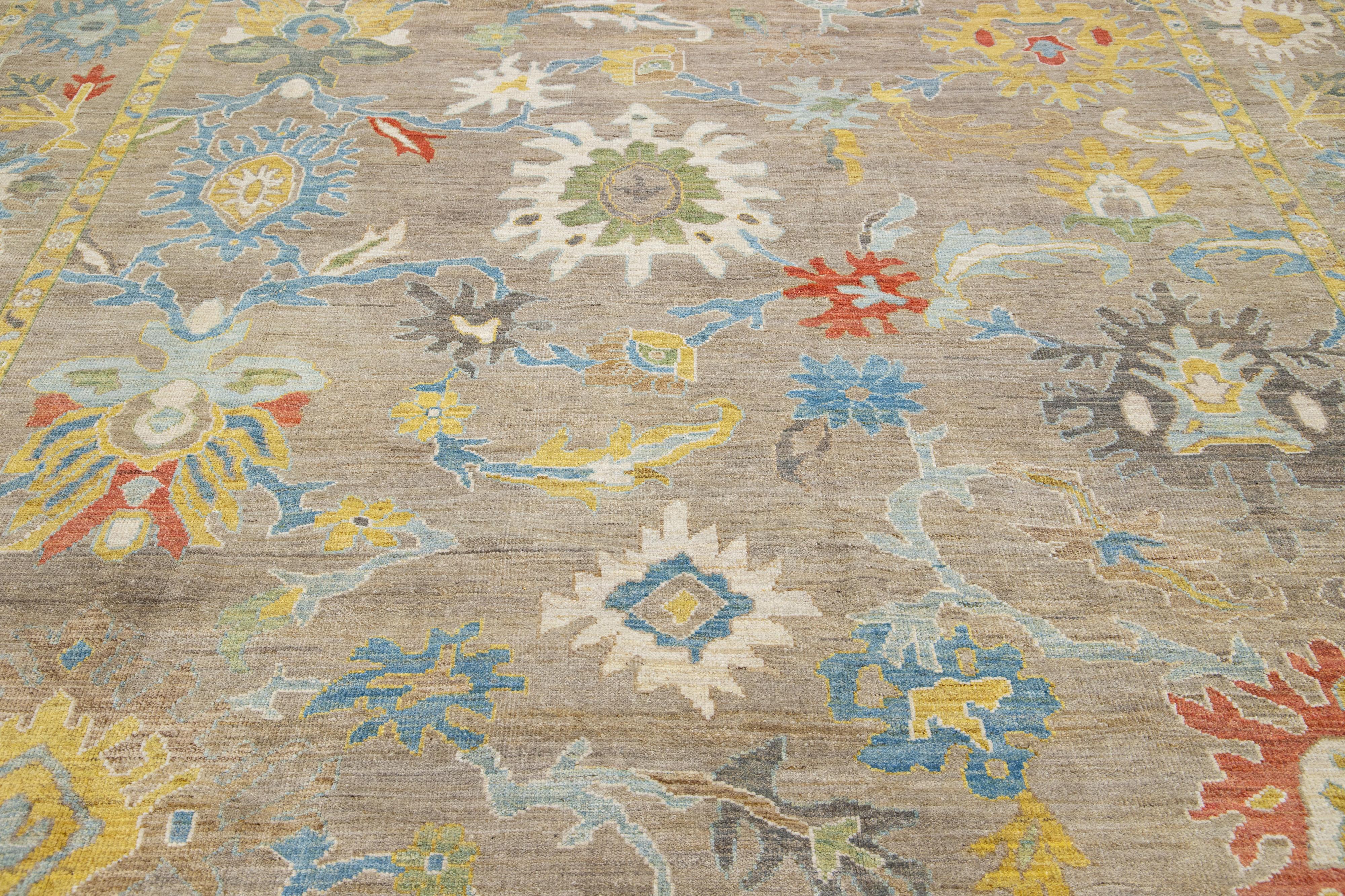 Room Size Handmade Wool Rug Contemporary Floral Mahal In Light Brown In New Condition For Sale In Norwalk, CT