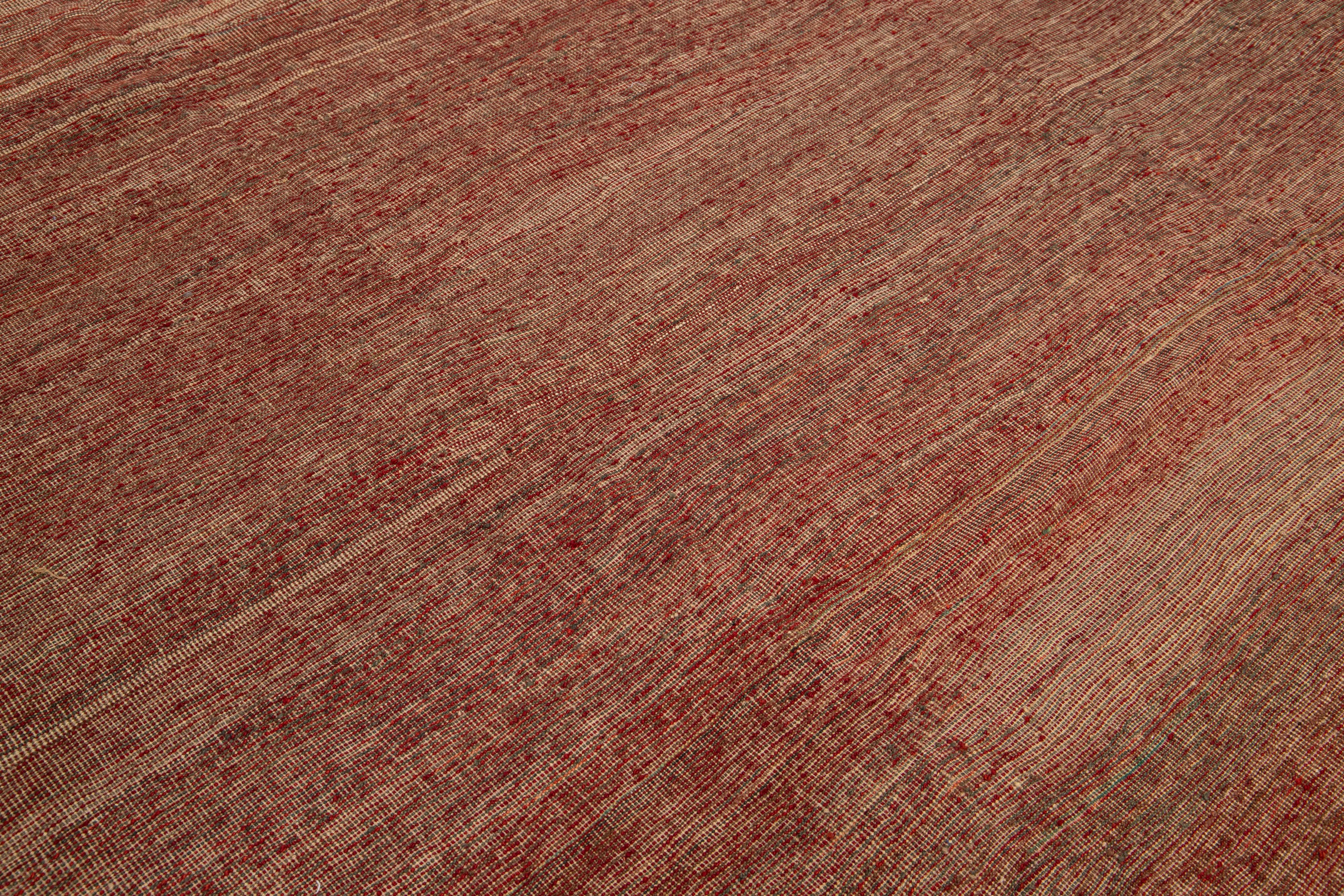 Moderner Flachgewebter Wollteppich in Zimmergröße, handgefertigt in Rot und Beige mit starkem Design im Angebot 3