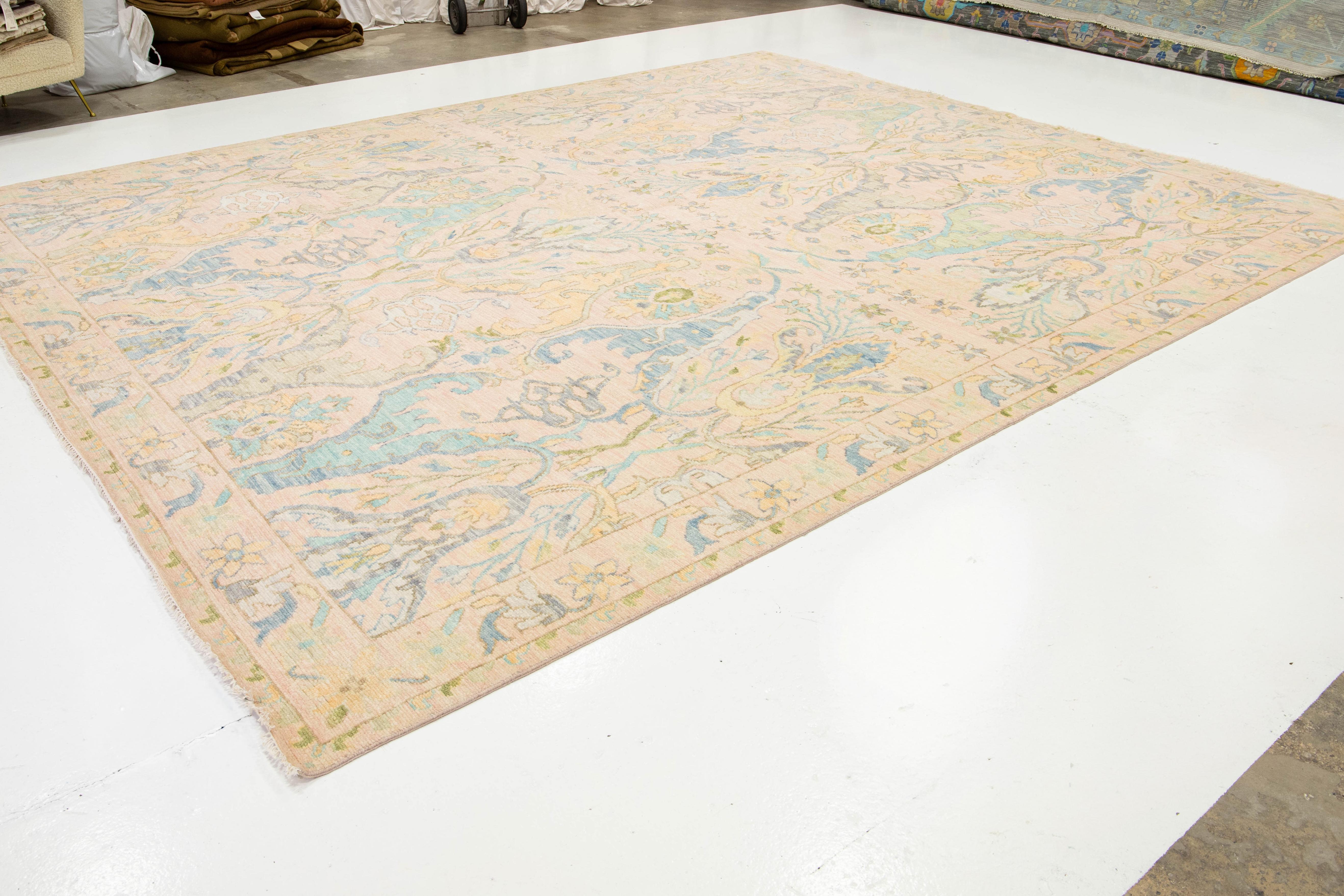 Room Size Modern Floral Oushak Style Wool Rug Handmade In Peach Neuf - En vente à Norwalk, CT