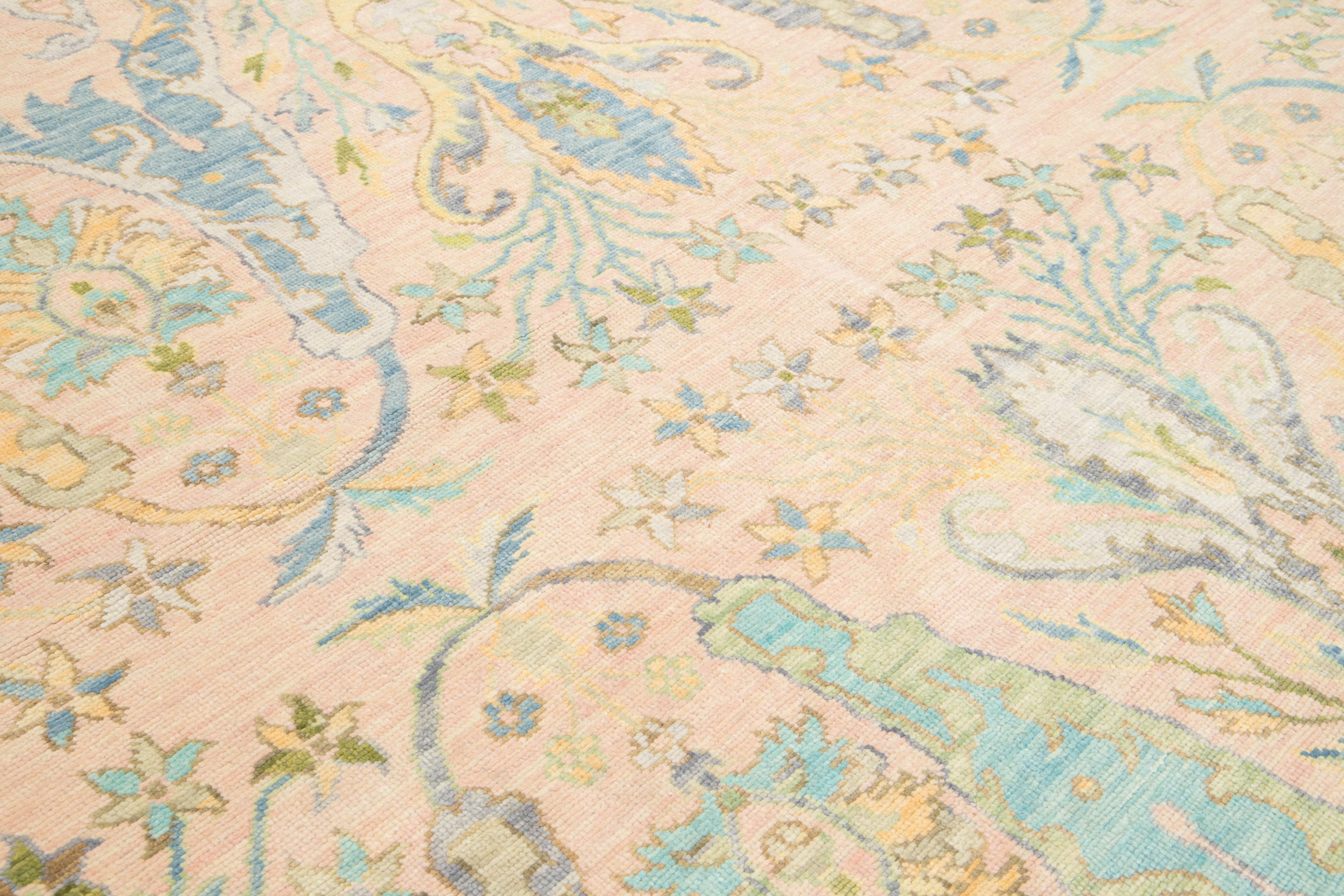 Room Size Modern Floral Oushak Style Wool Rug Handmade In Peach en vente 2