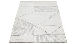 Moderner elfenbeinfarbener Wollteppich im marokkanischen Stil von Apadana in Zimmergröße