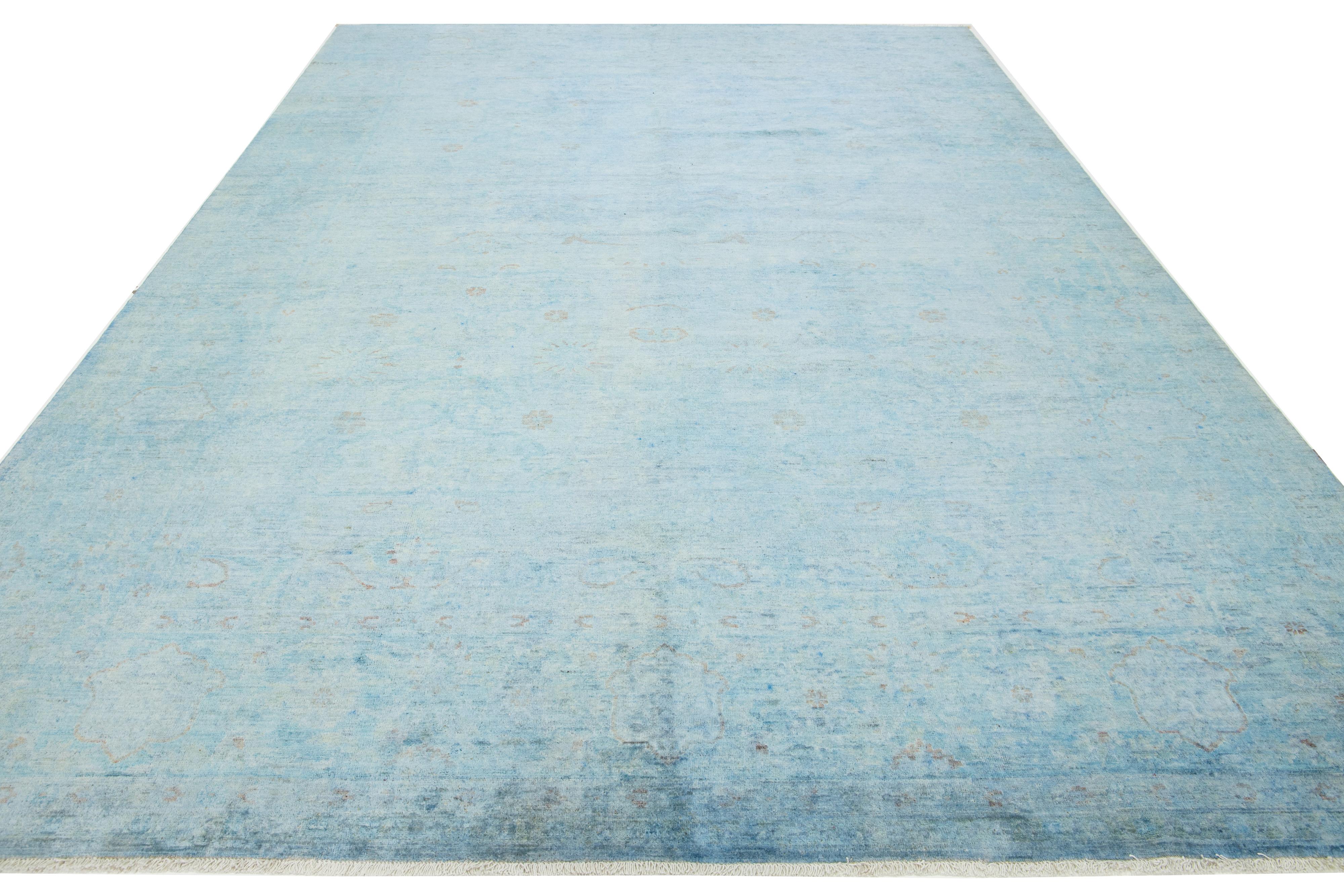 Zimmergröße Modern Ziegler Wollteppich in Blau mit Blumenmuster im Angebot 2