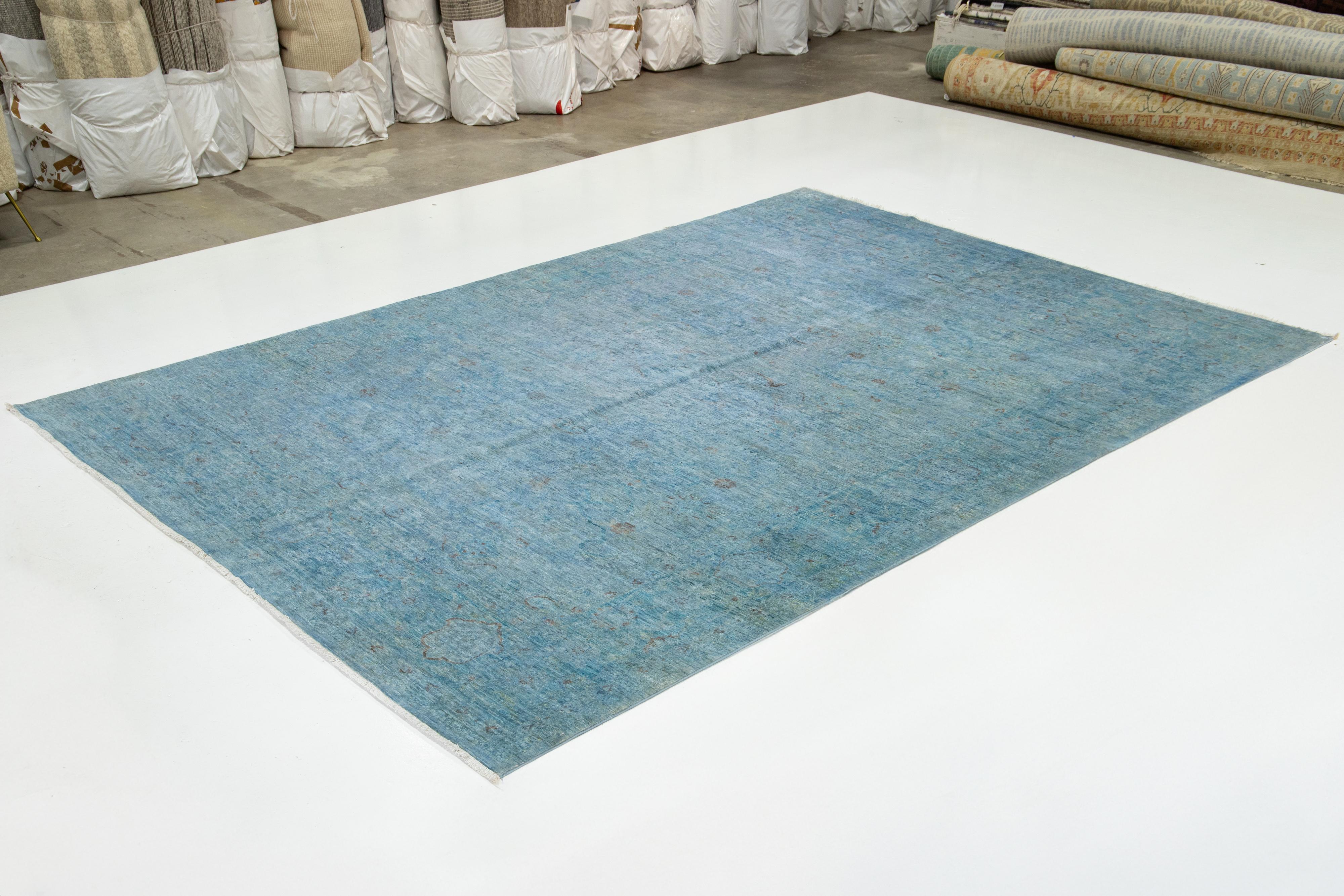 Zimmergröße Modern Ziegler Wollteppich in Blau mit Blumenmuster (Pakistanisch) im Angebot