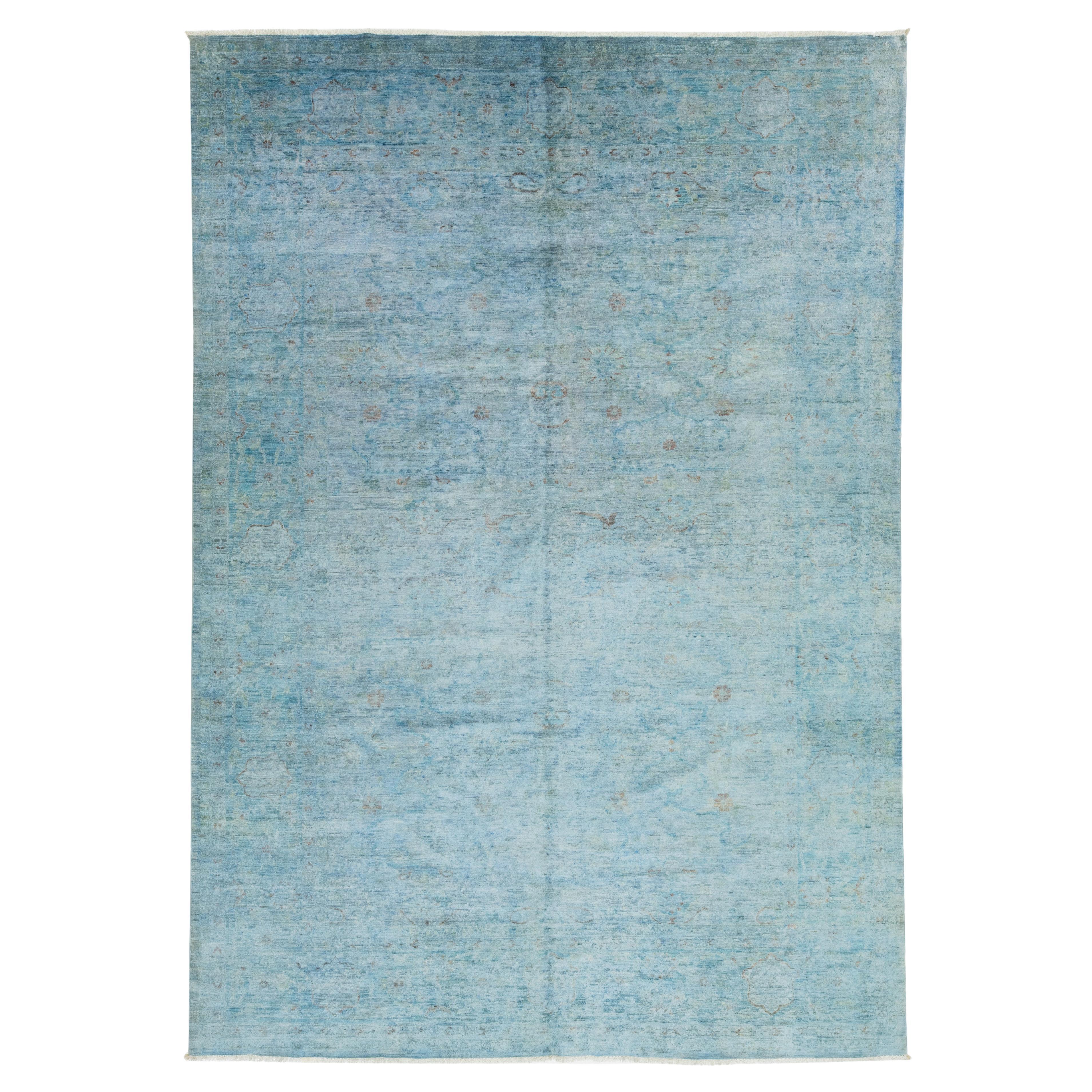 Zimmergröße Modern Ziegler Wollteppich in Blau mit Blumenmuster im Angebot