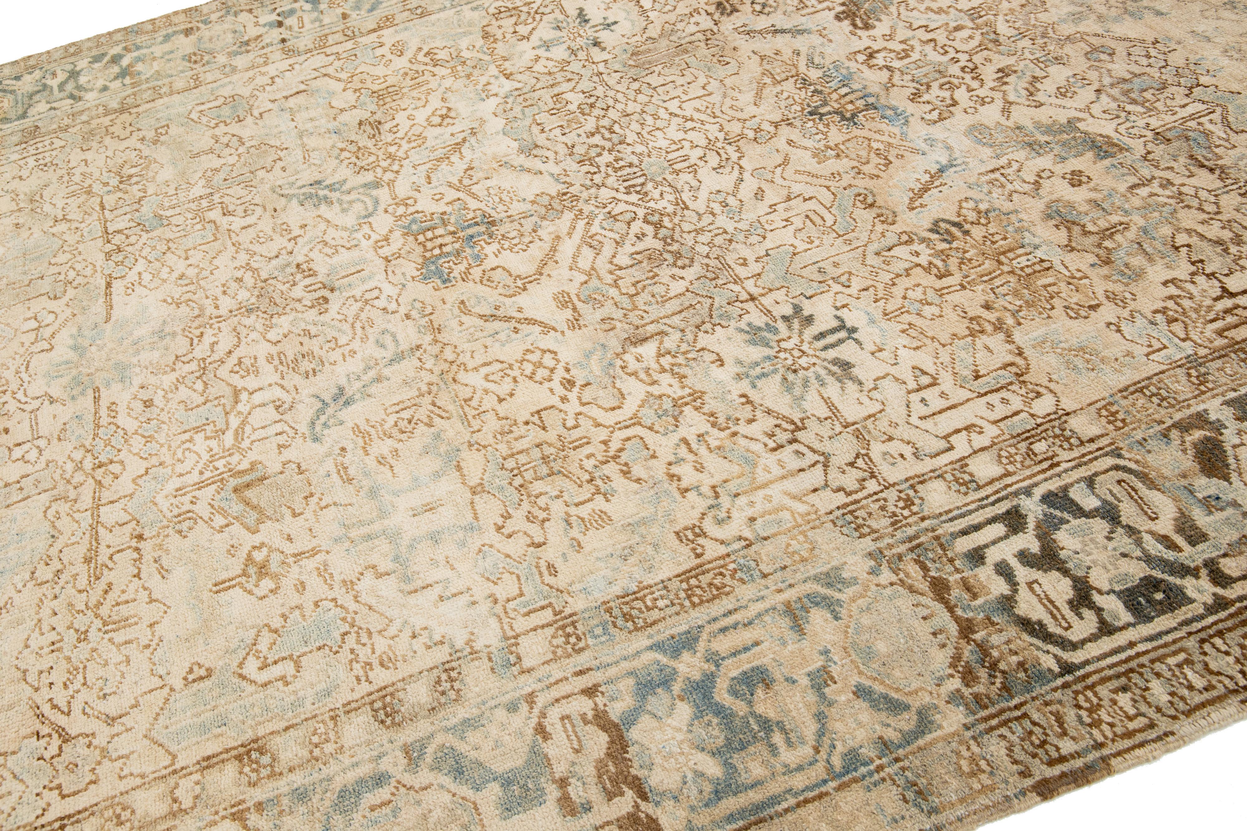  Persischer Heriz-Teppich aus antiker Wolle in Beige mit Allover-Muster in Zimmergröße im Angebot 4
