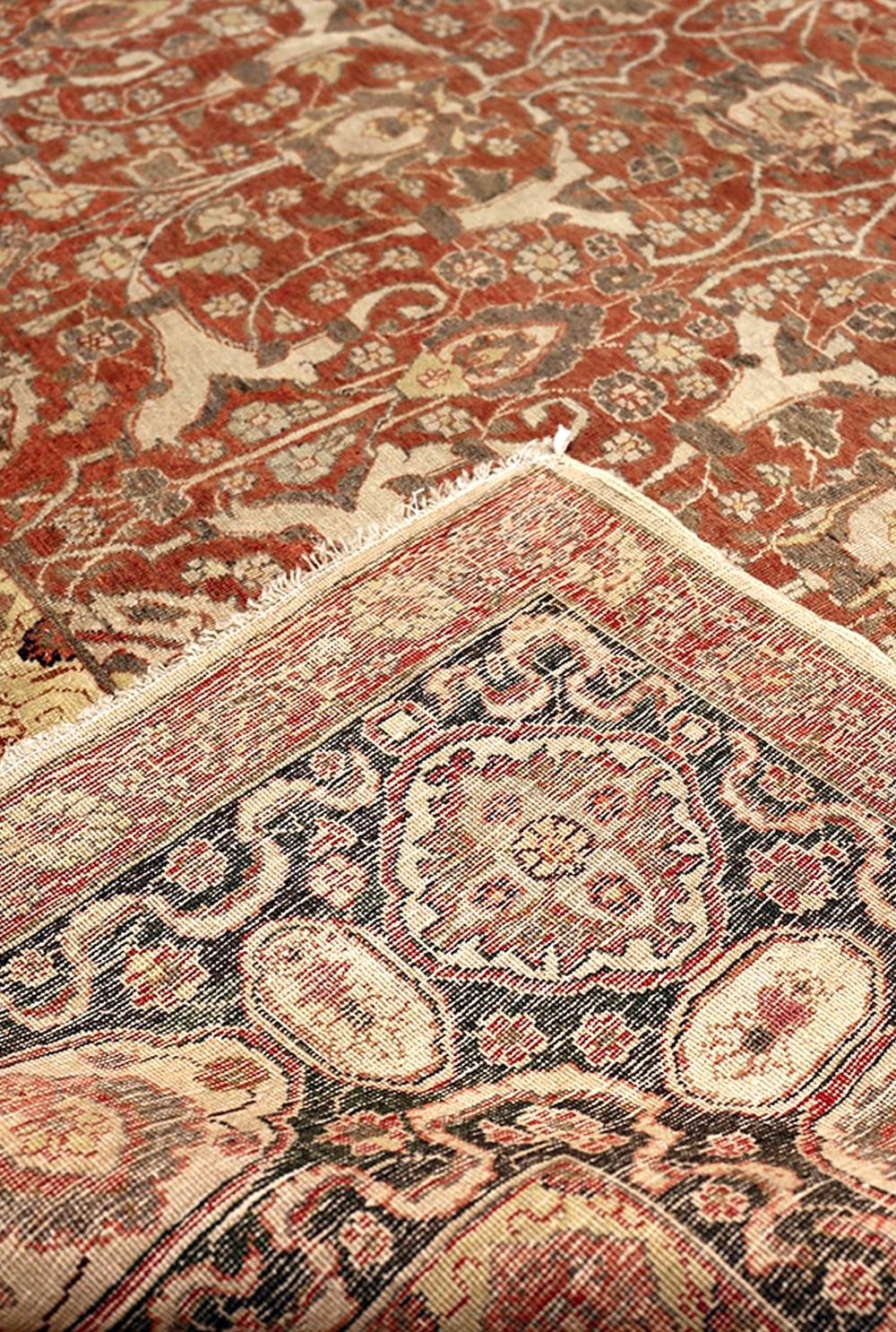 Antique Persian Tabriz Rug. Size: 10 ft 6 in x 14 ft 4 in  For Sale 5