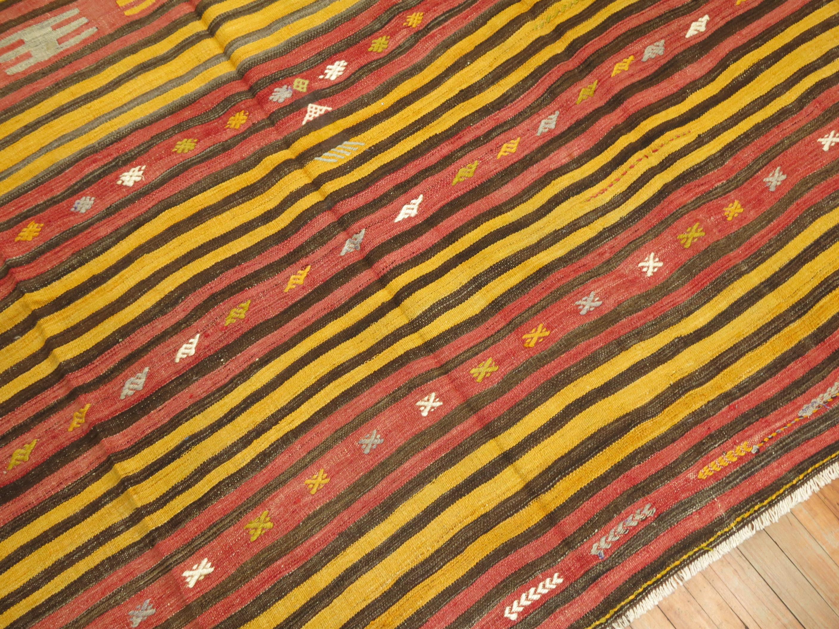 Room Size Striped Turkish Kilim In Good Condition For Sale In New York, NY