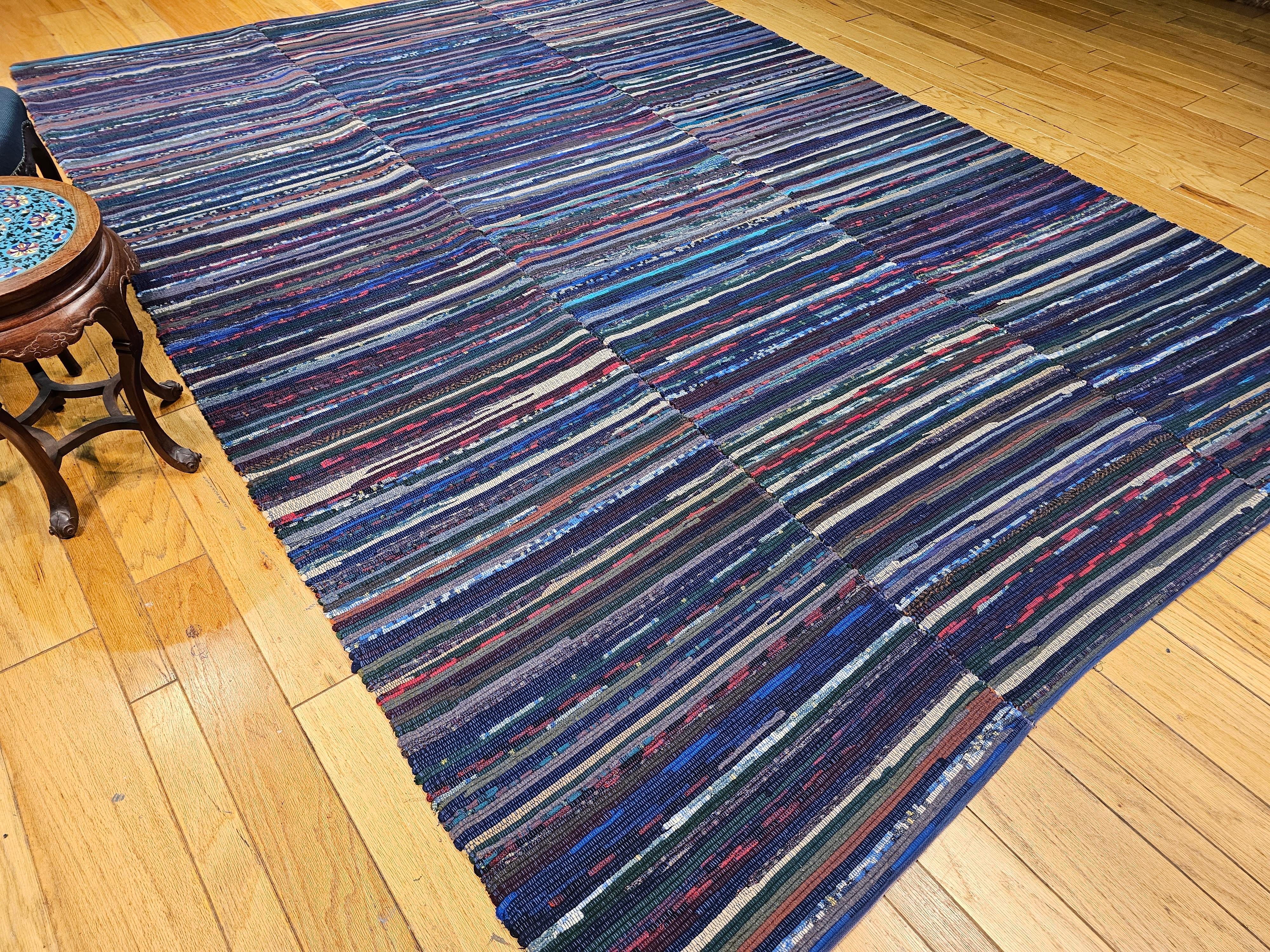 Amerikanischer Rag-Teppich in Zimmergröße mit Streifenmuster in Blau, Rot, Grün, Elfenbein im Angebot 2