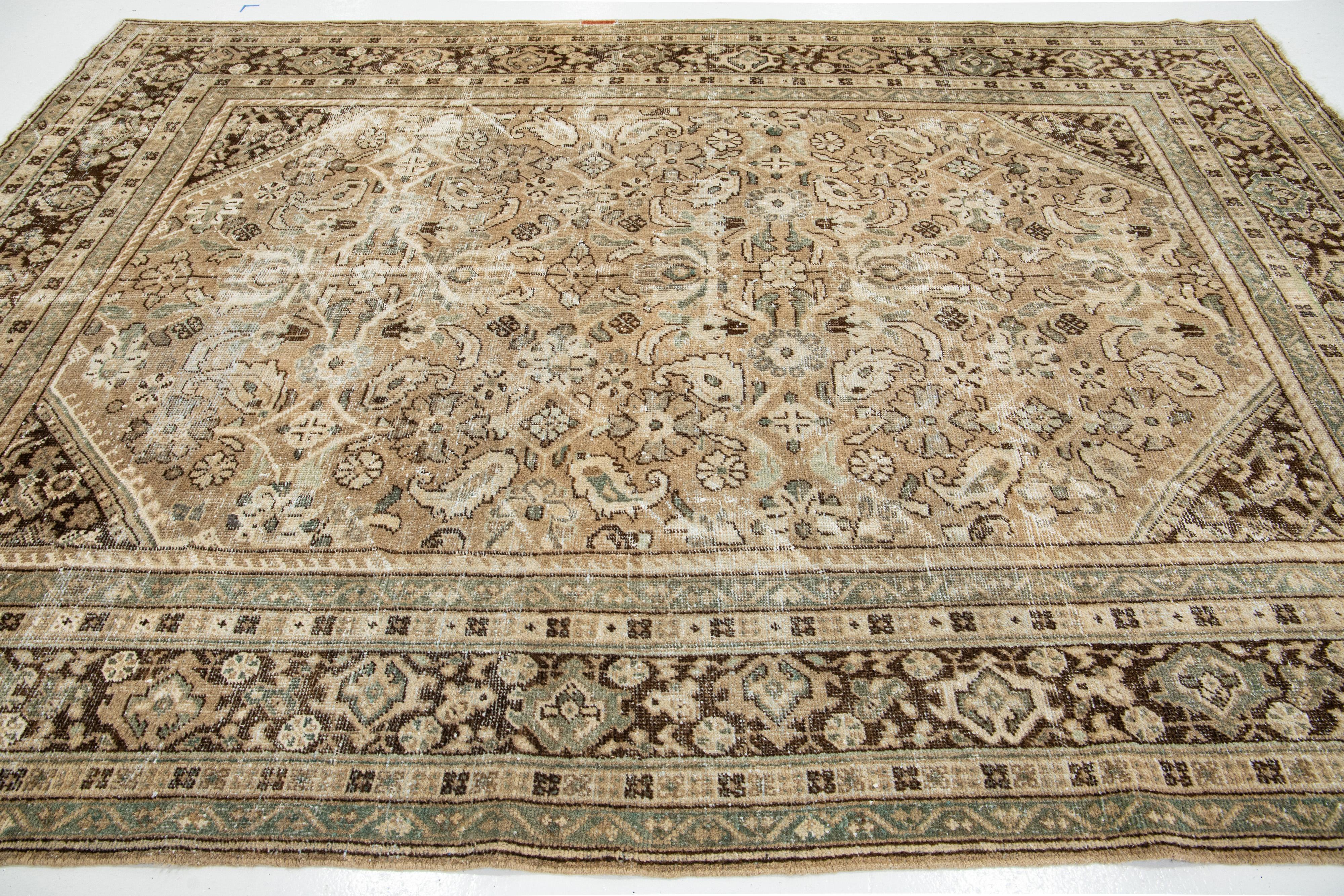 Room Size Vintage Mahal Wool Rug Allover Handmade In Beige  In Good Condition For Sale In Norwalk, CT