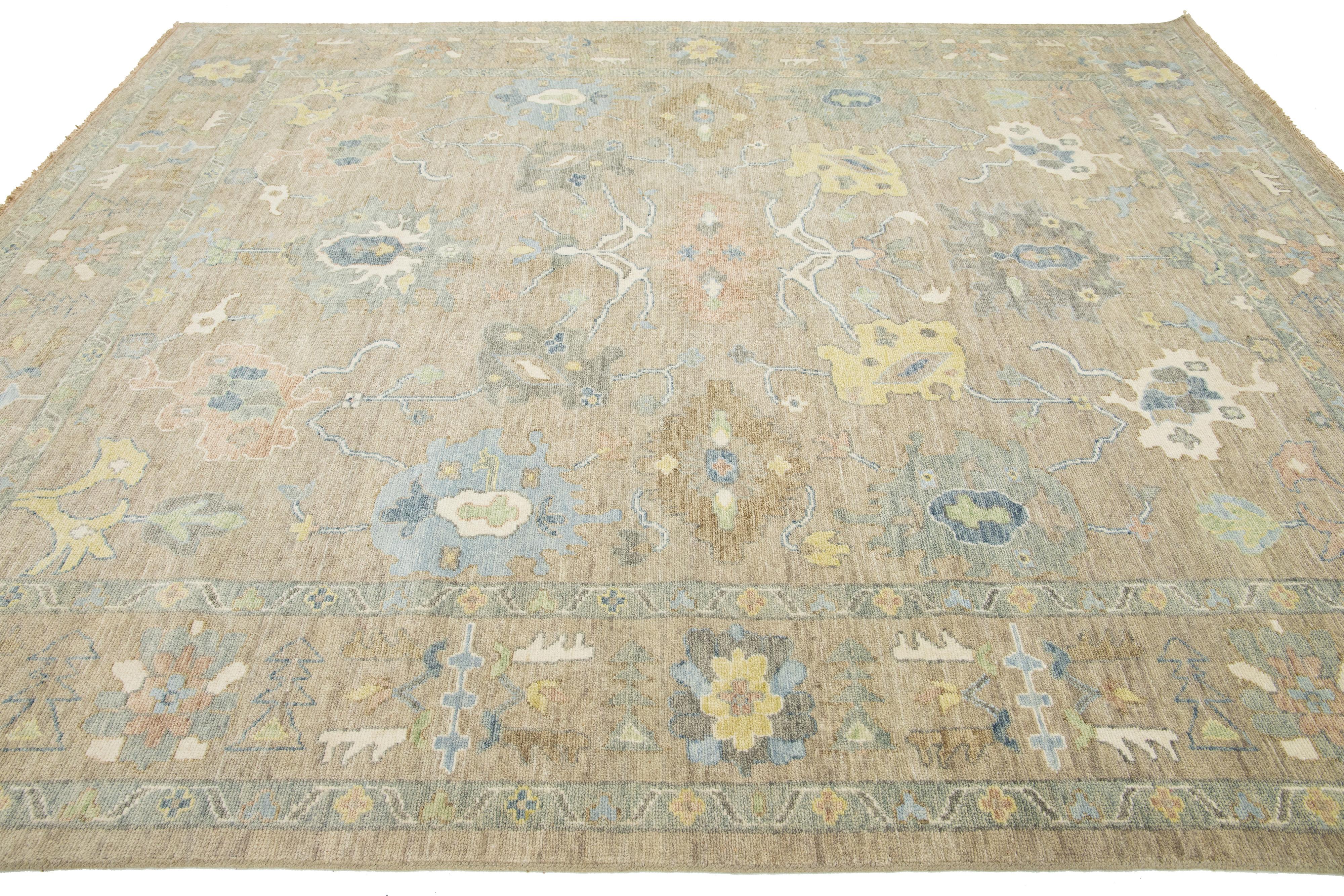 Room Sized Zeitgenössische Floral Oushak Stil Wolle Teppich In Beige im Angebot 1