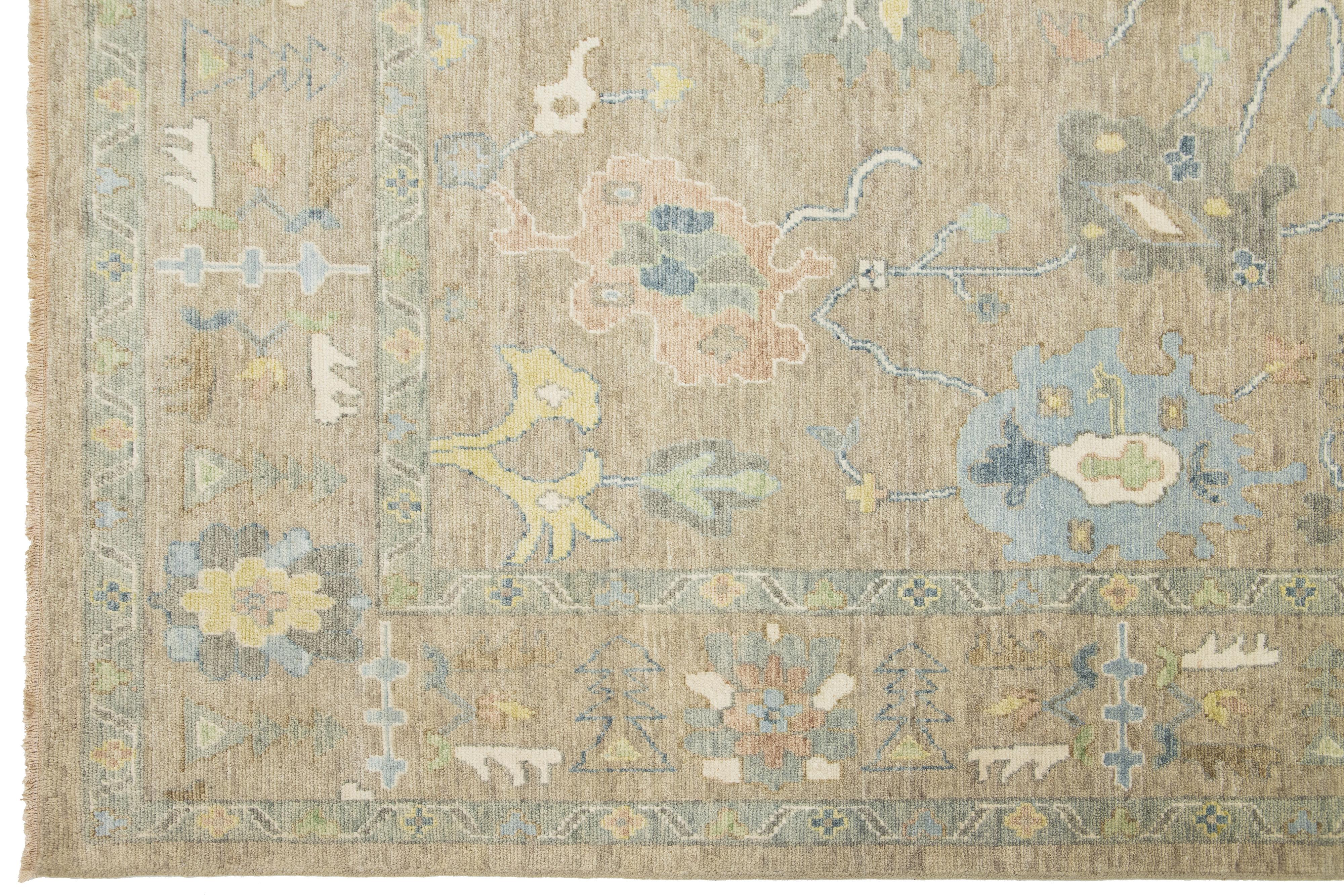 Room Sized Zeitgenössische Floral Oushak Stil Wolle Teppich In Beige im Angebot 2