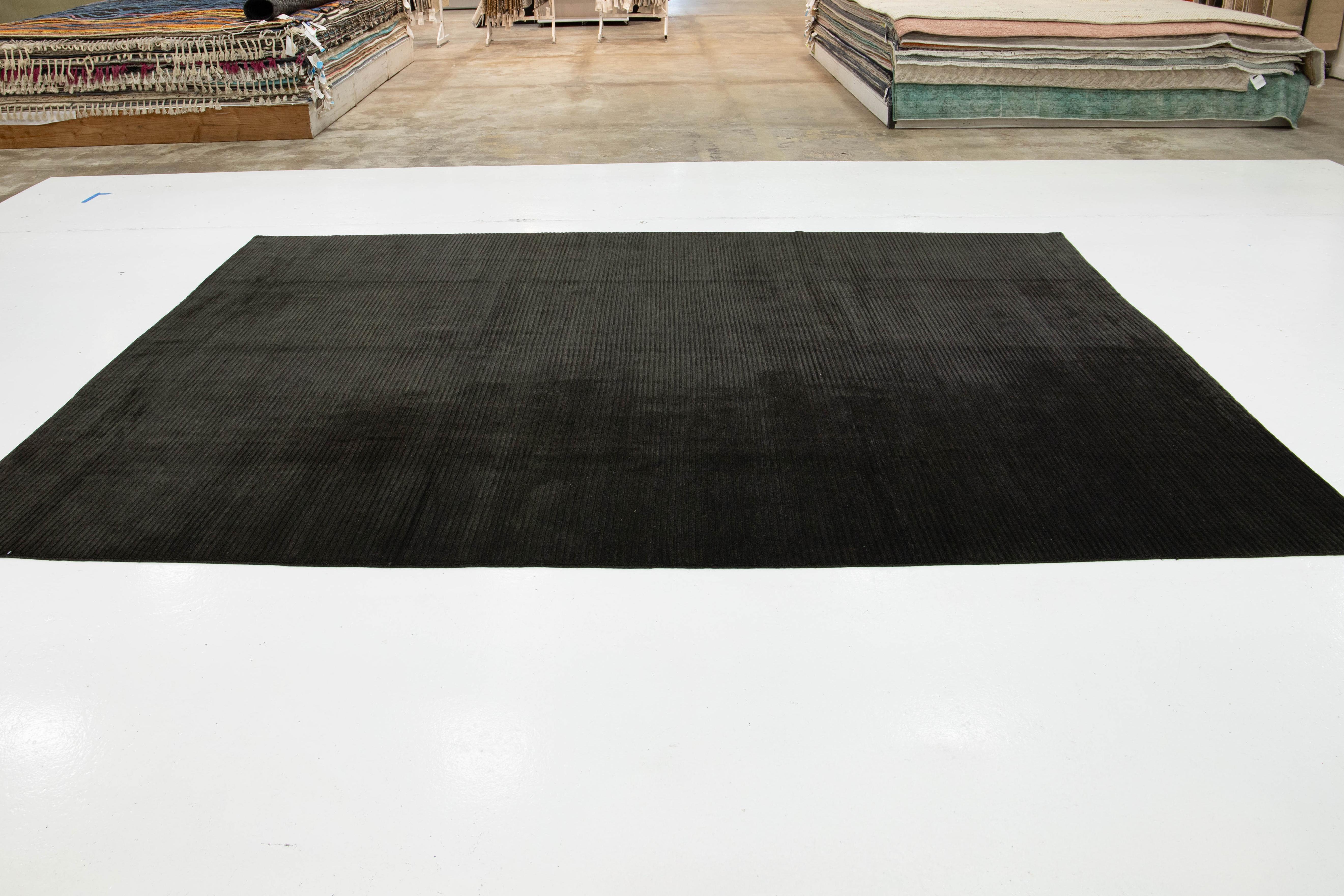 Tapis tibétain contemporain en laine et soie, de couleur vert foncé, de la taille d'une pièce en vente 1