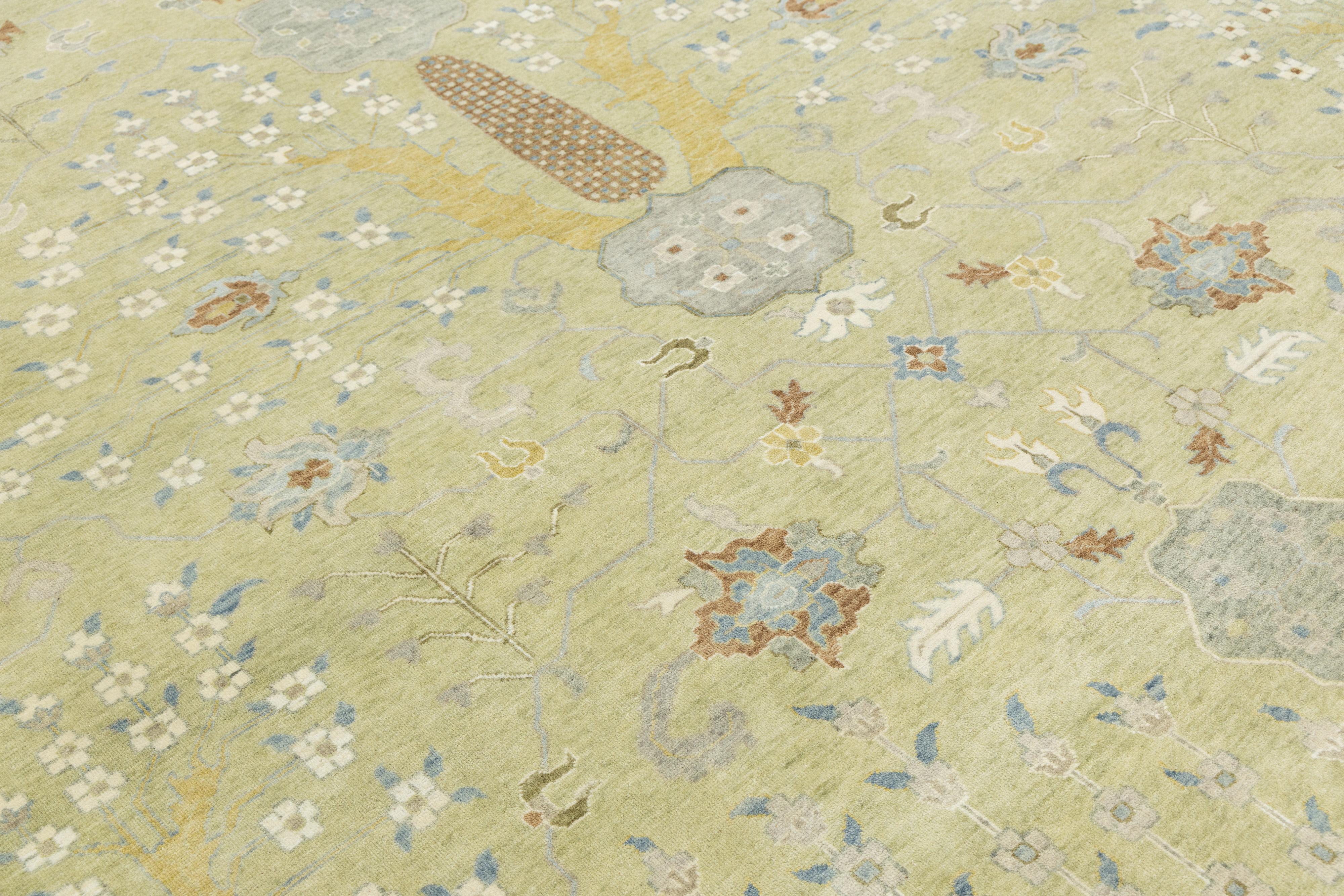 Noué à la main Room Sized Modern Floral Oushak Style Wool Rug Handmade In Green (Tapis de laine moderne de style Oushak fait à la main en vert) en vente