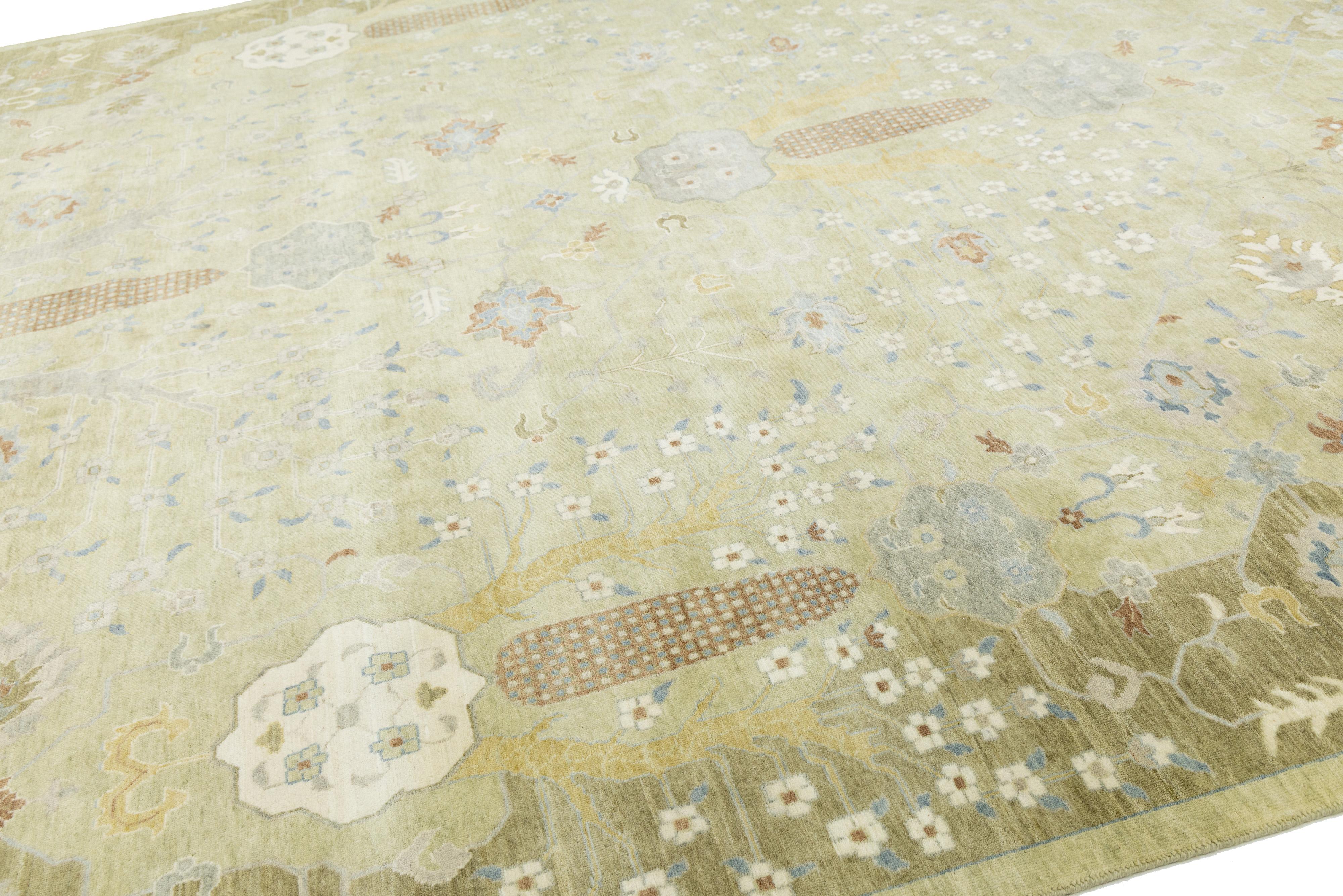 XXIe siècle et contemporain Room Sized Modern Floral Oushak Style Wool Rug Handmade In Green (Tapis de laine moderne de style Oushak fait à la main en vert) en vente
