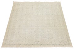 Tapis moderne de style Oushak en laine beige fait à la main avec motif Allover