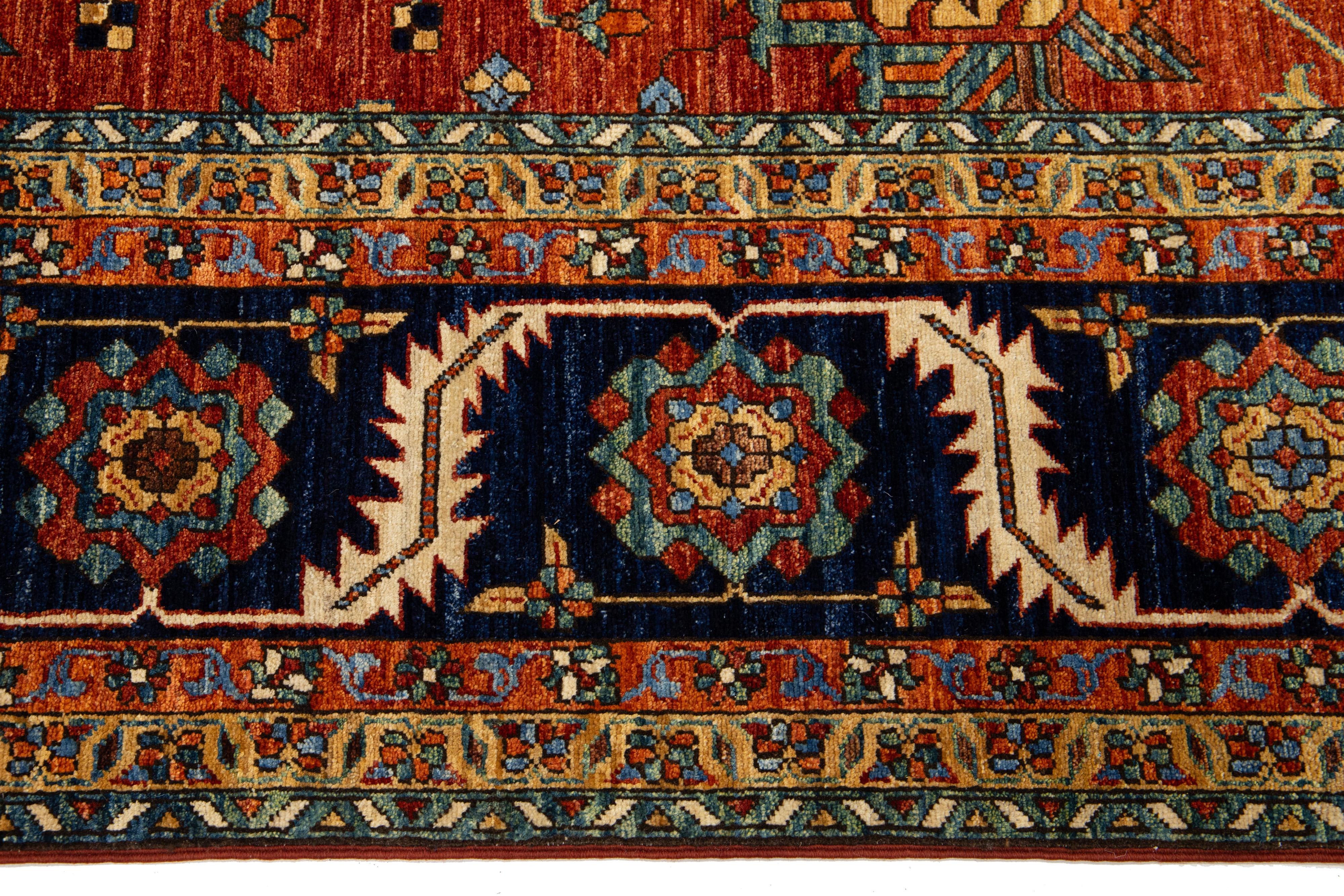 Alfombra moderna de lana de estilo serapi en rojo óxido con diseño floral por toda la habitación en venta 1