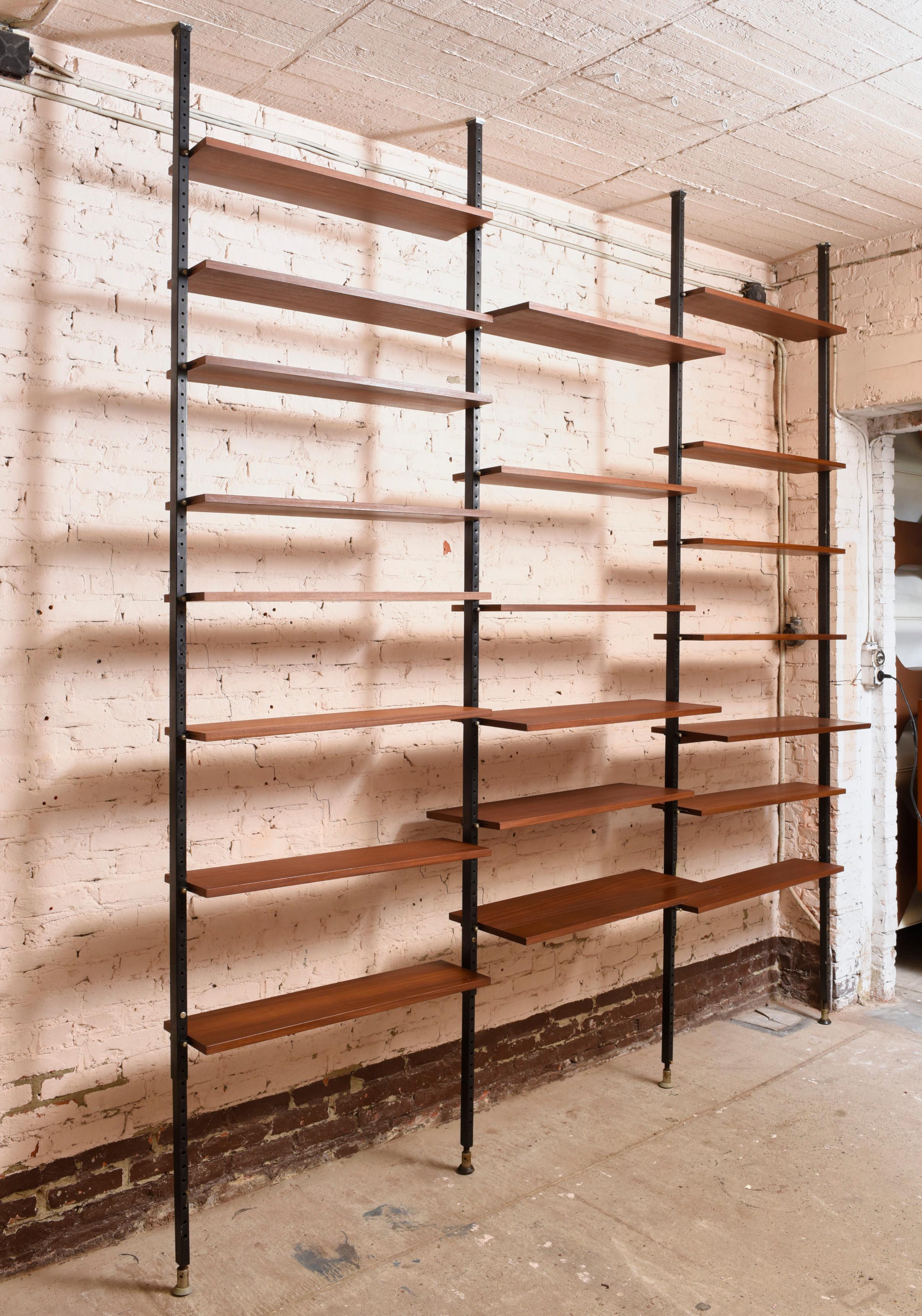 Roomdivider, Freestanding Book-Shelve by Jos De Mey for Van den Berghe-Pauvers In Good Condition In Antwerp, BE
