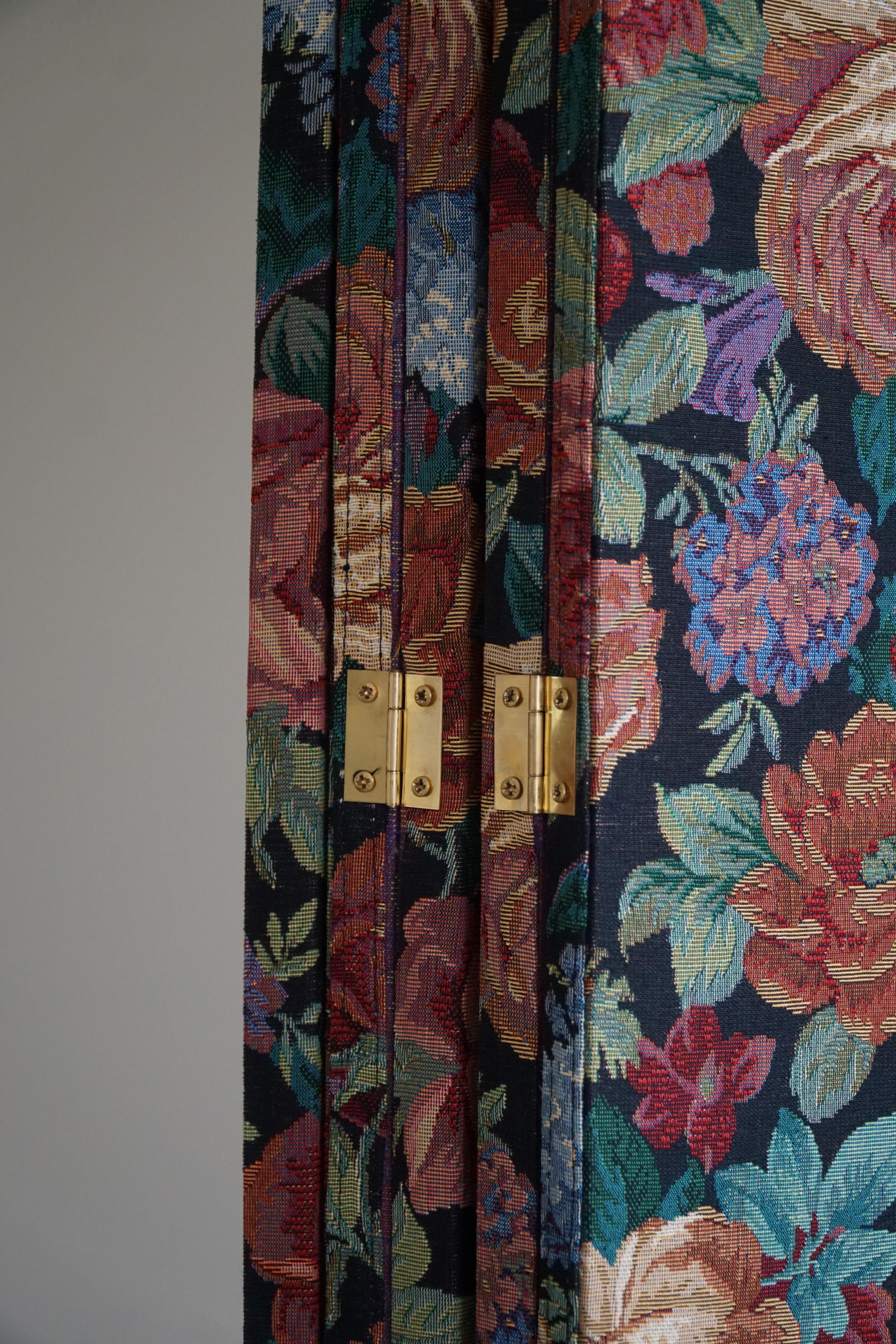 Scandinave moderne « Roomie » une séparation de pièce par eliaselias en tissu vintage, design danois, 2023 en vente