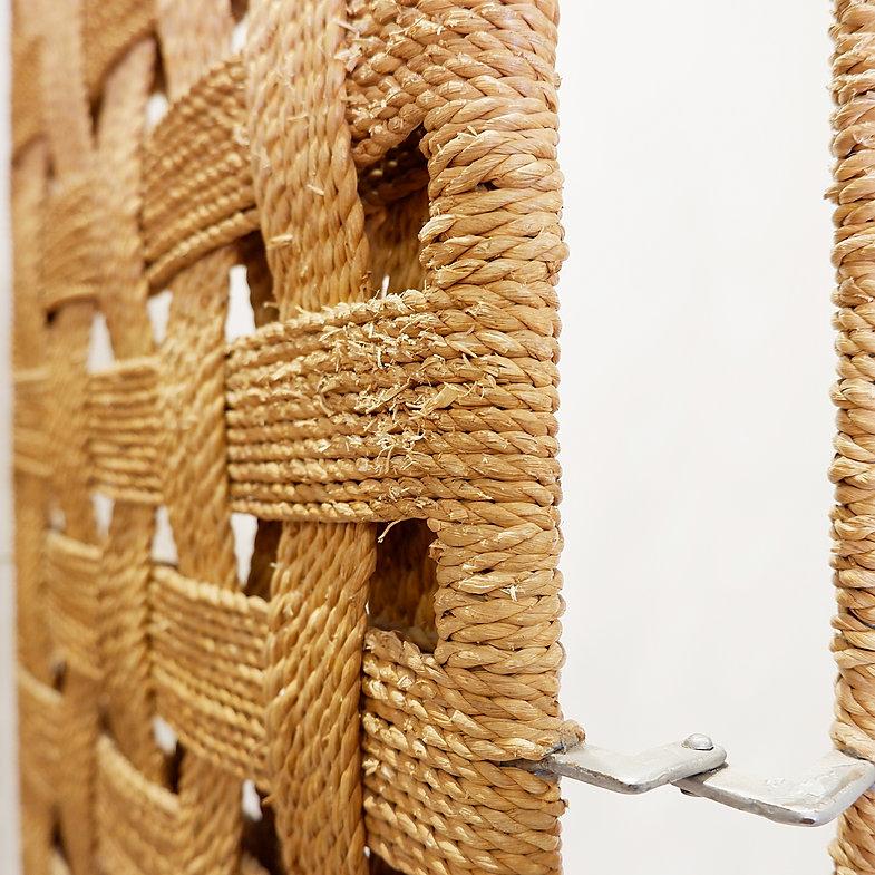 Faltbarer Raumteiler aus Seil und Holz im Stil von Audoux Minnet im Zustand „Gut“ im Angebot in Brussels , BE