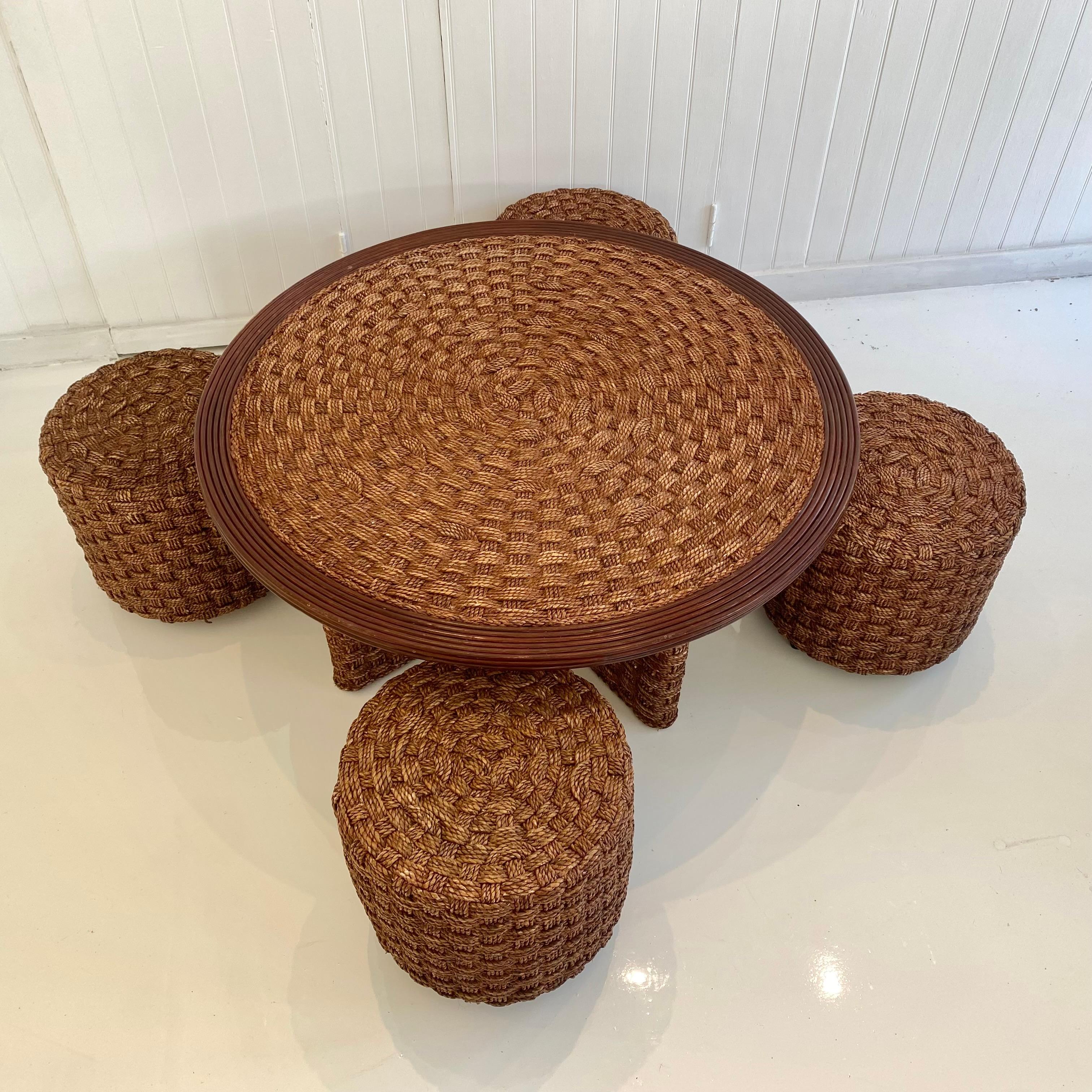 round coffee table with nesting stools