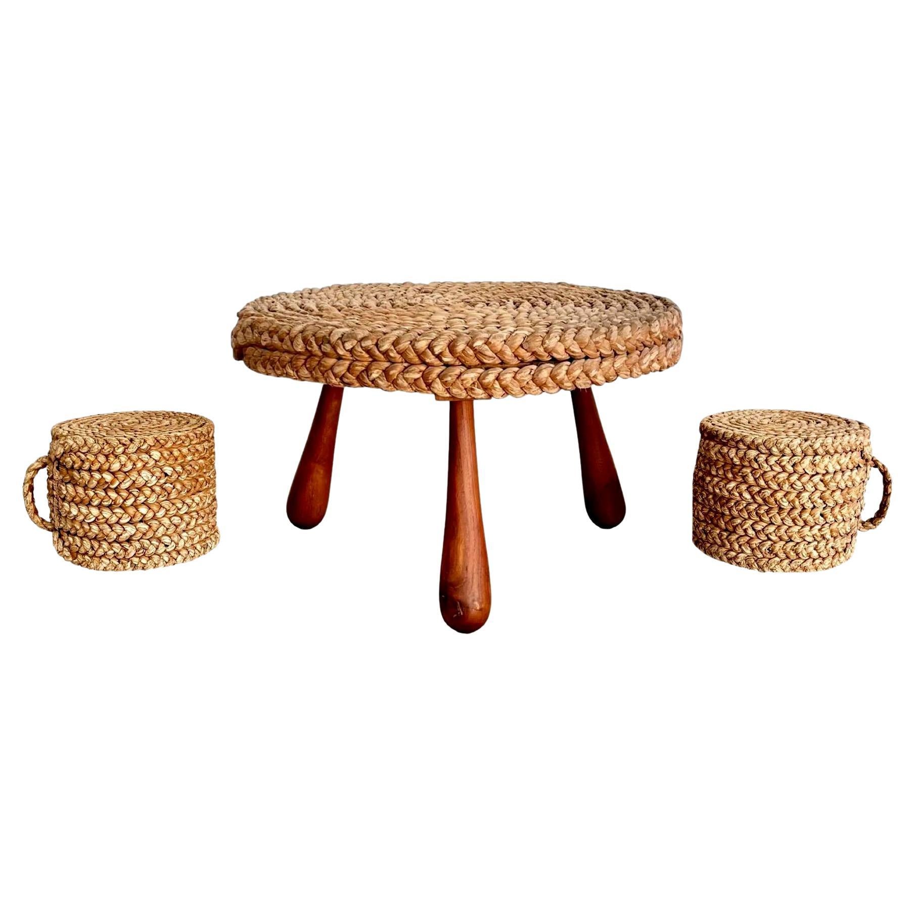 Tisch aus Seil und Holz mit zwei verschachtelten Hockern, 1960er Jahre, Frankreich