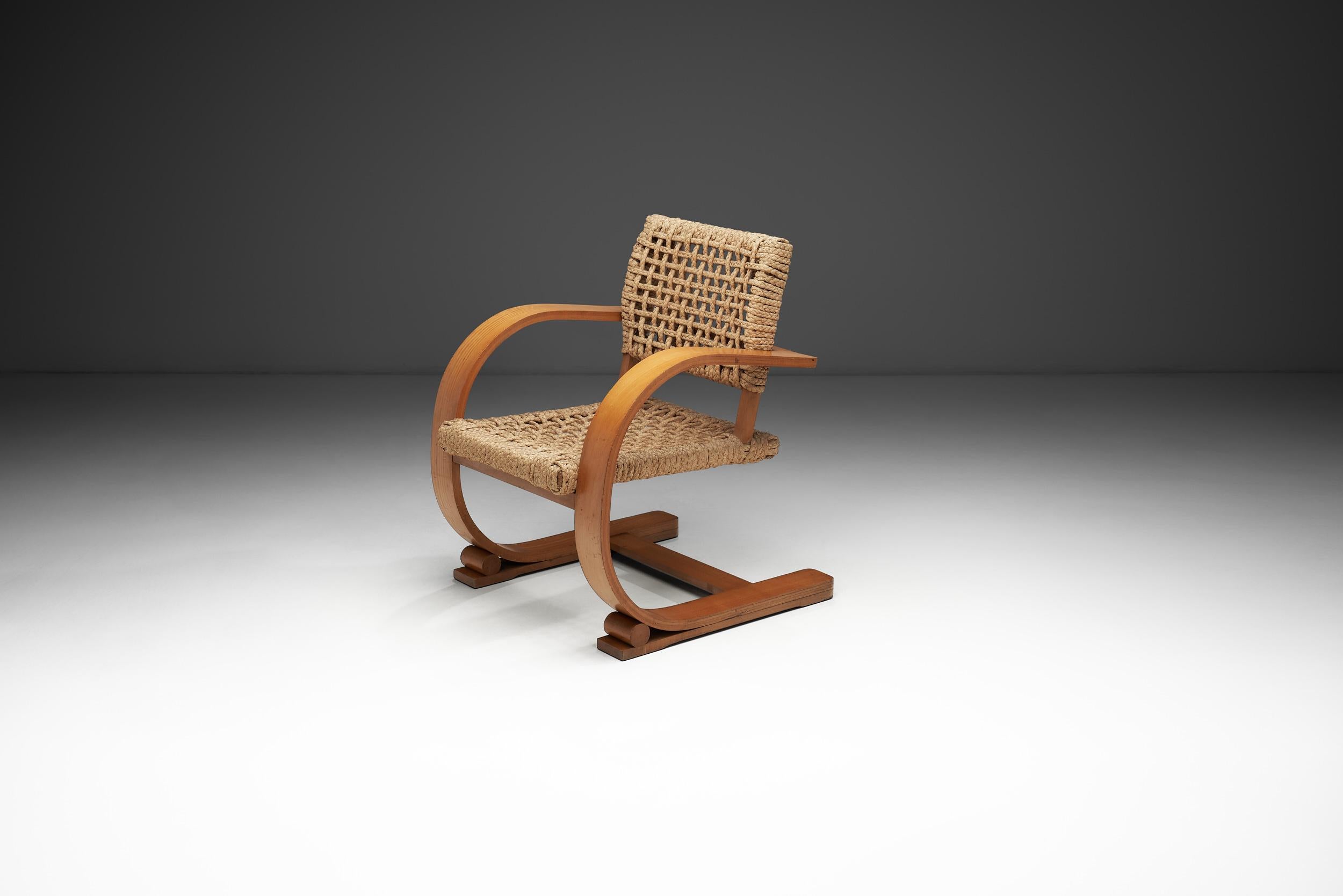 This armchair is a compelling embodiment of the French design duo Adrien Audoux and Frida Minet. Their design philosophy was centered around a commitment to accessible furnishing made out of natural materials that suit the rhythms of modern life.