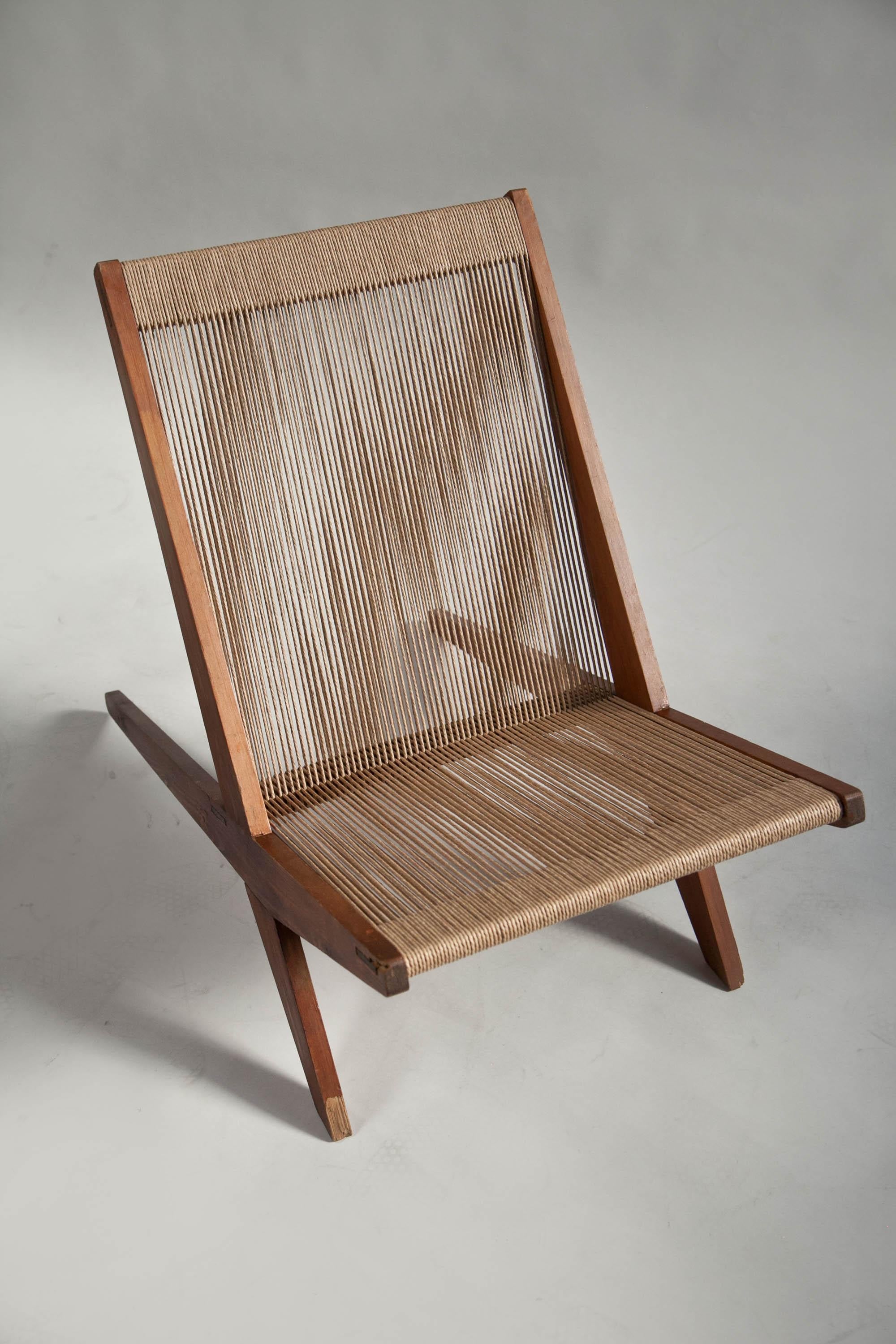 Chaise à cordes en pin, attribuée à Poul Kjaerholm & Jørgen Høj, Danemark, années 60 État moyen - En vente à Los Angeles, CA
