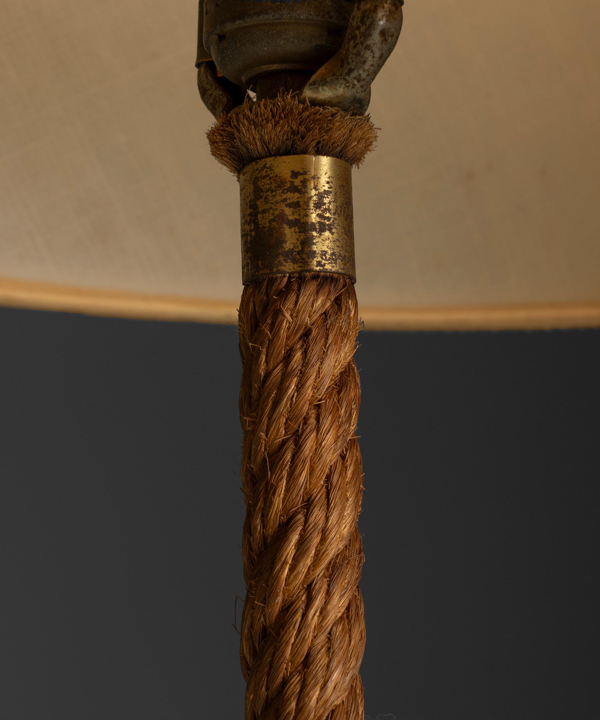 Toile de jute Lampadaire en corde, France circa 1970 en vente