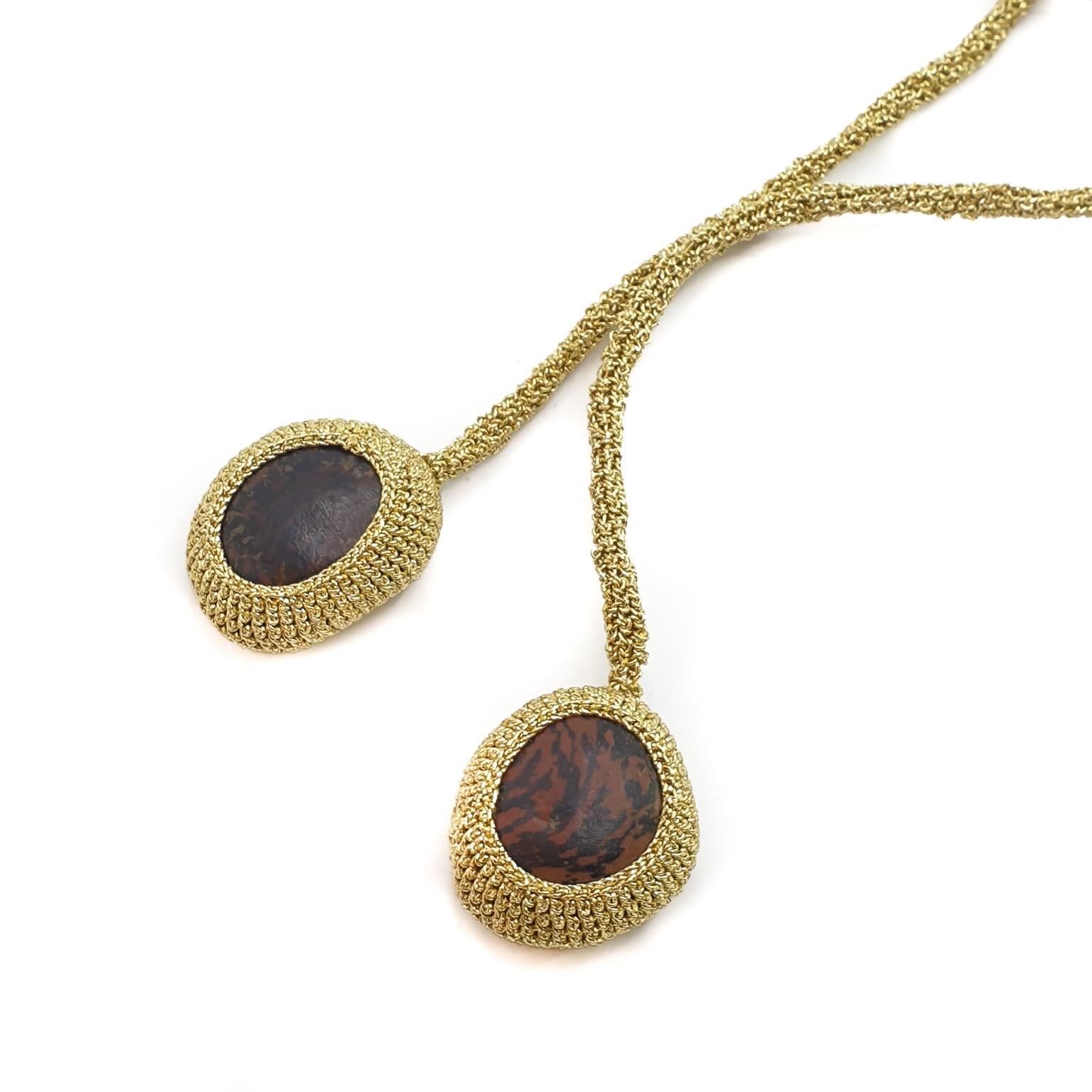 Gold color Thread Brown Wood Beads Contemporary Rope Necklace Matching Earrings  In New Condition For Sale In Kfar Saba, IL