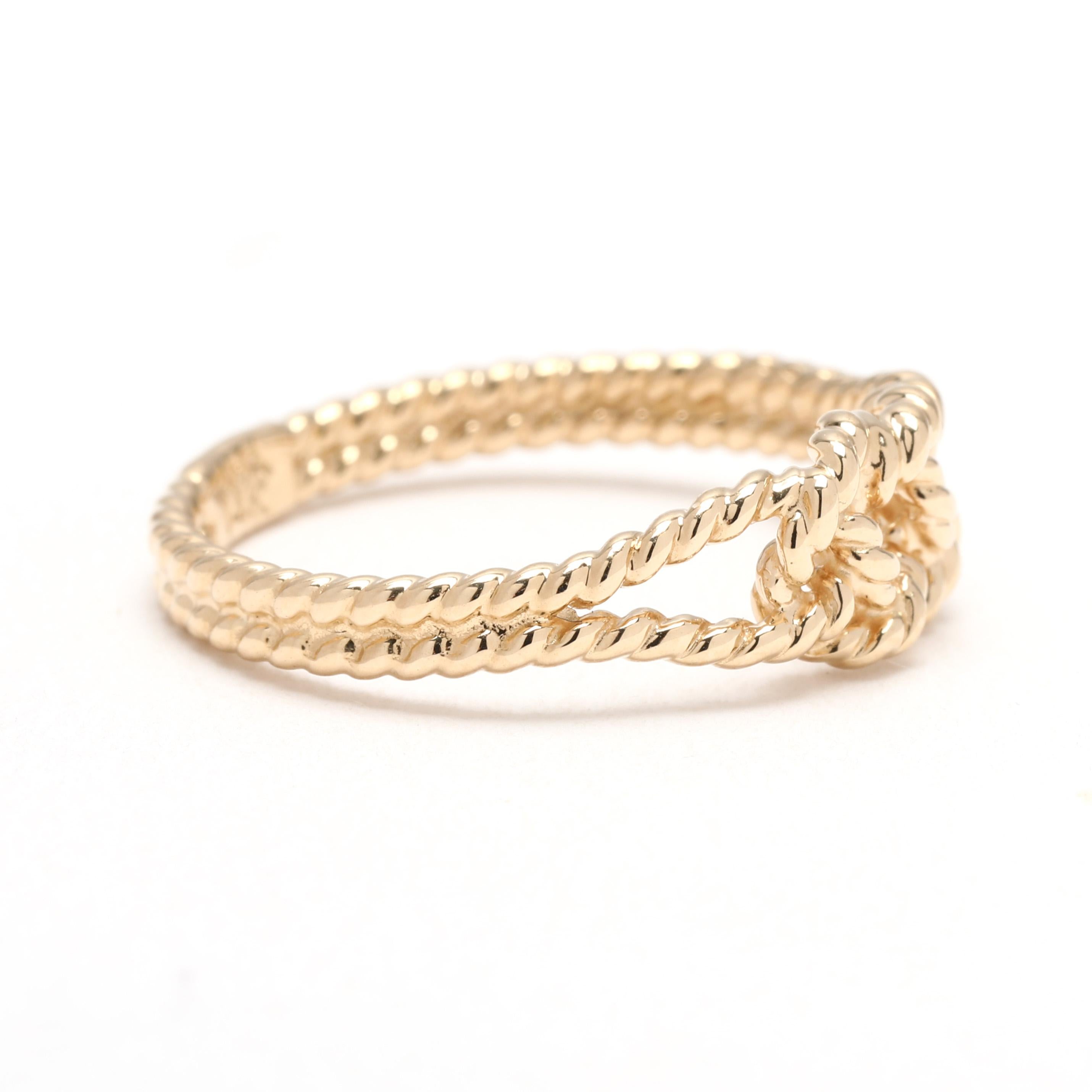 Anello misura 6

Altezza dal dito: 2.4 mm

Larghezza: 6,5 mm

Peso: 1,6 dwts/ 2,5 grammi

Timbri: 